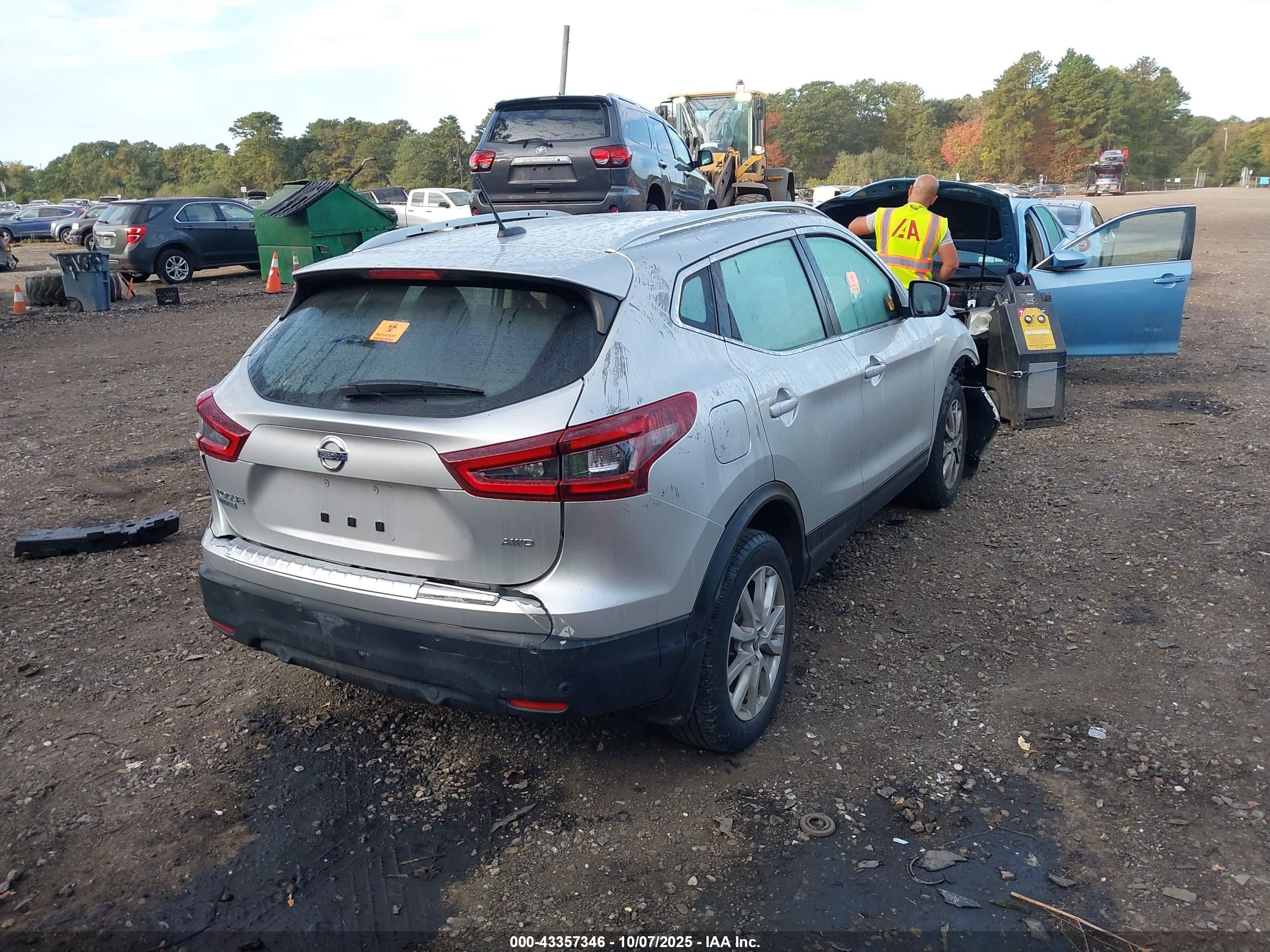 NISSAN ROGUE image 4