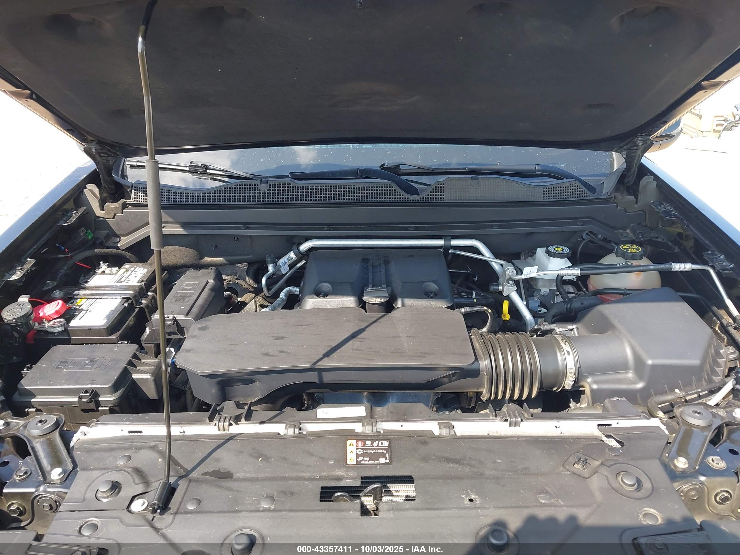 CHEVROLET COLORADO image 10