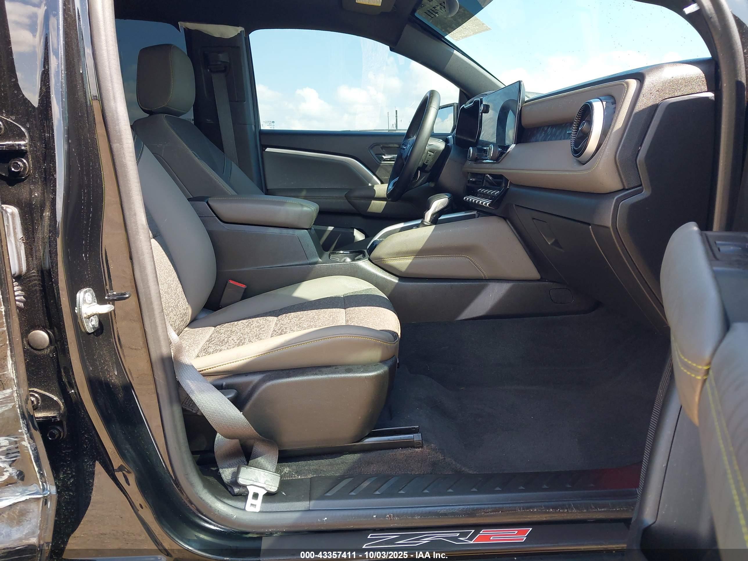 CHEVROLET COLORADO image 5