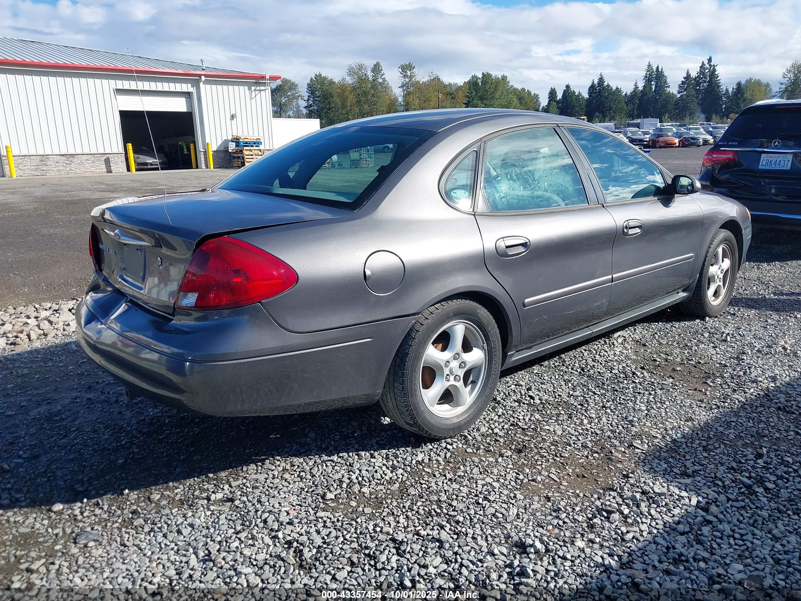 FORD TAURUS image 4