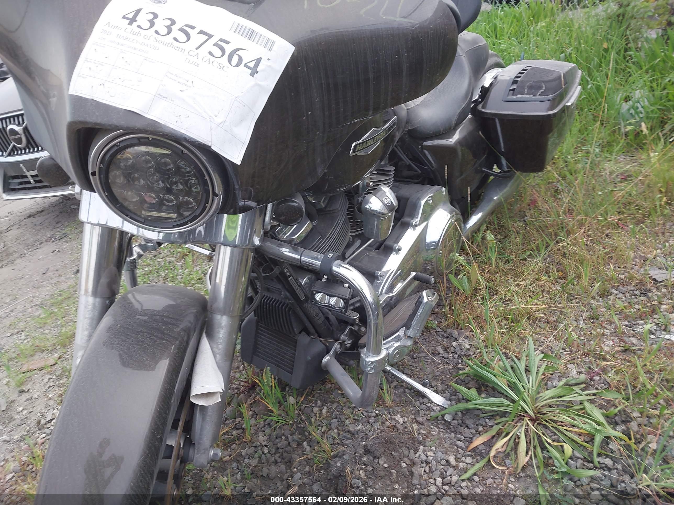 HARLEY-DAVIDSON FLHX image 2