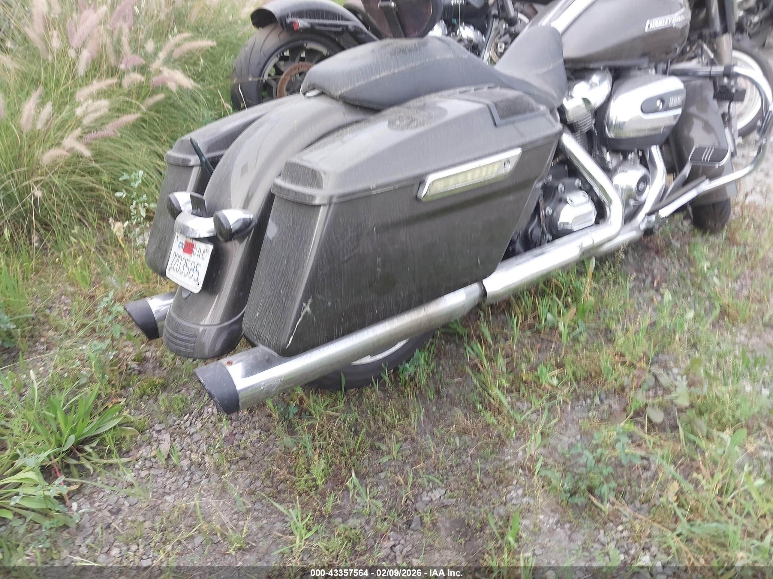 HARLEY-DAVIDSON FLHX image 4