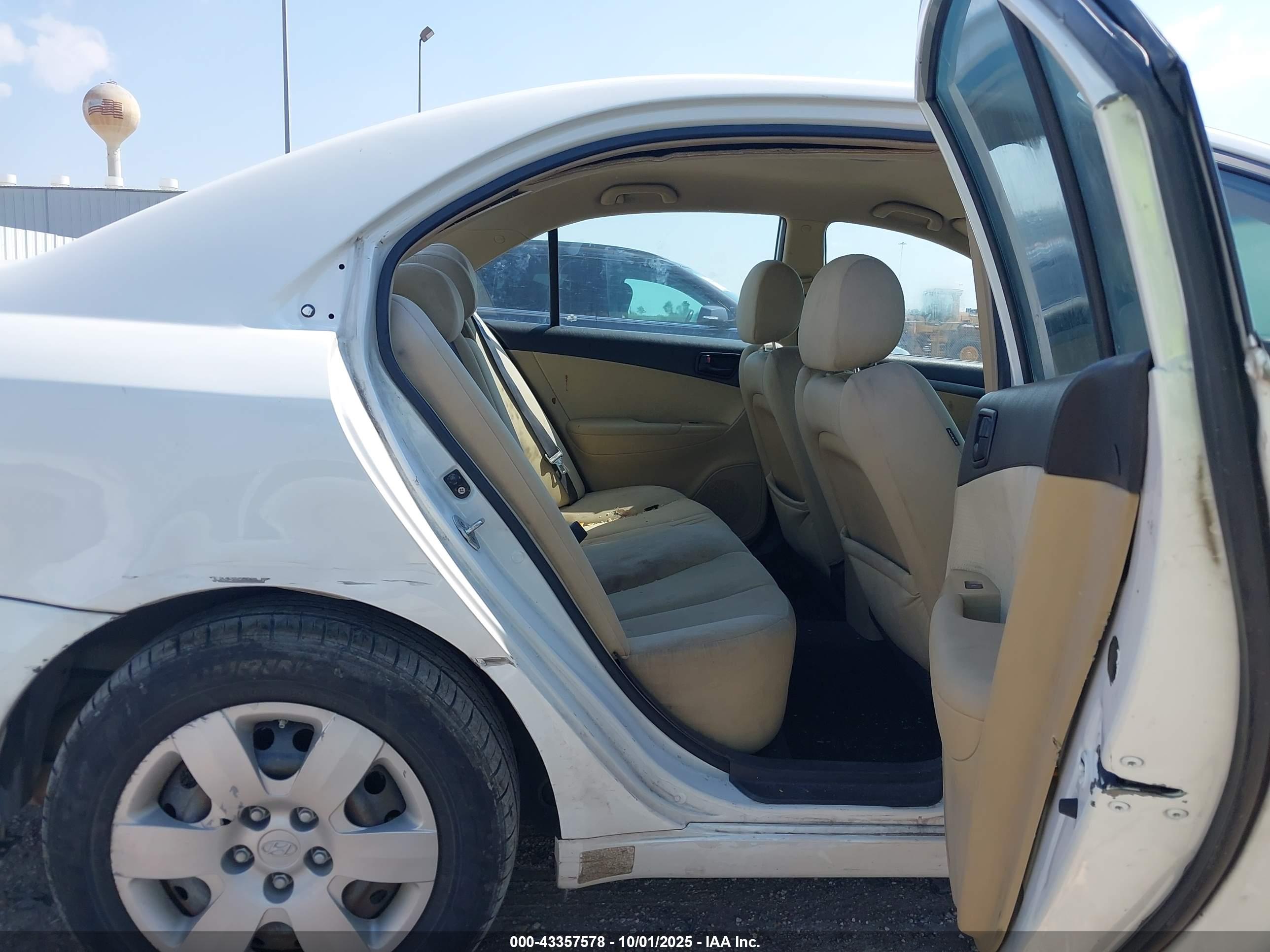 HYUNDAI SONATA image 8