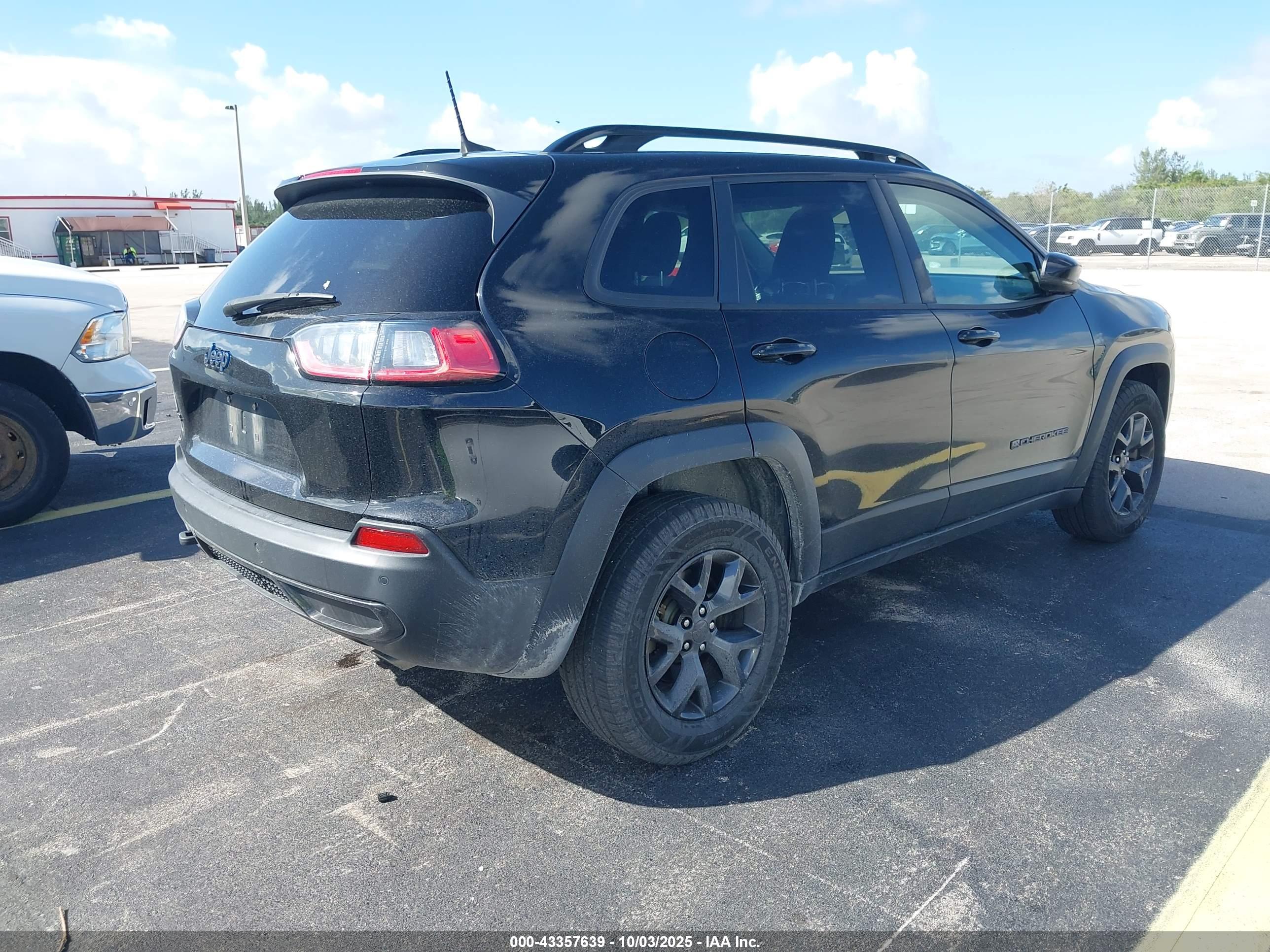 JEEP CHEROKEE image 4