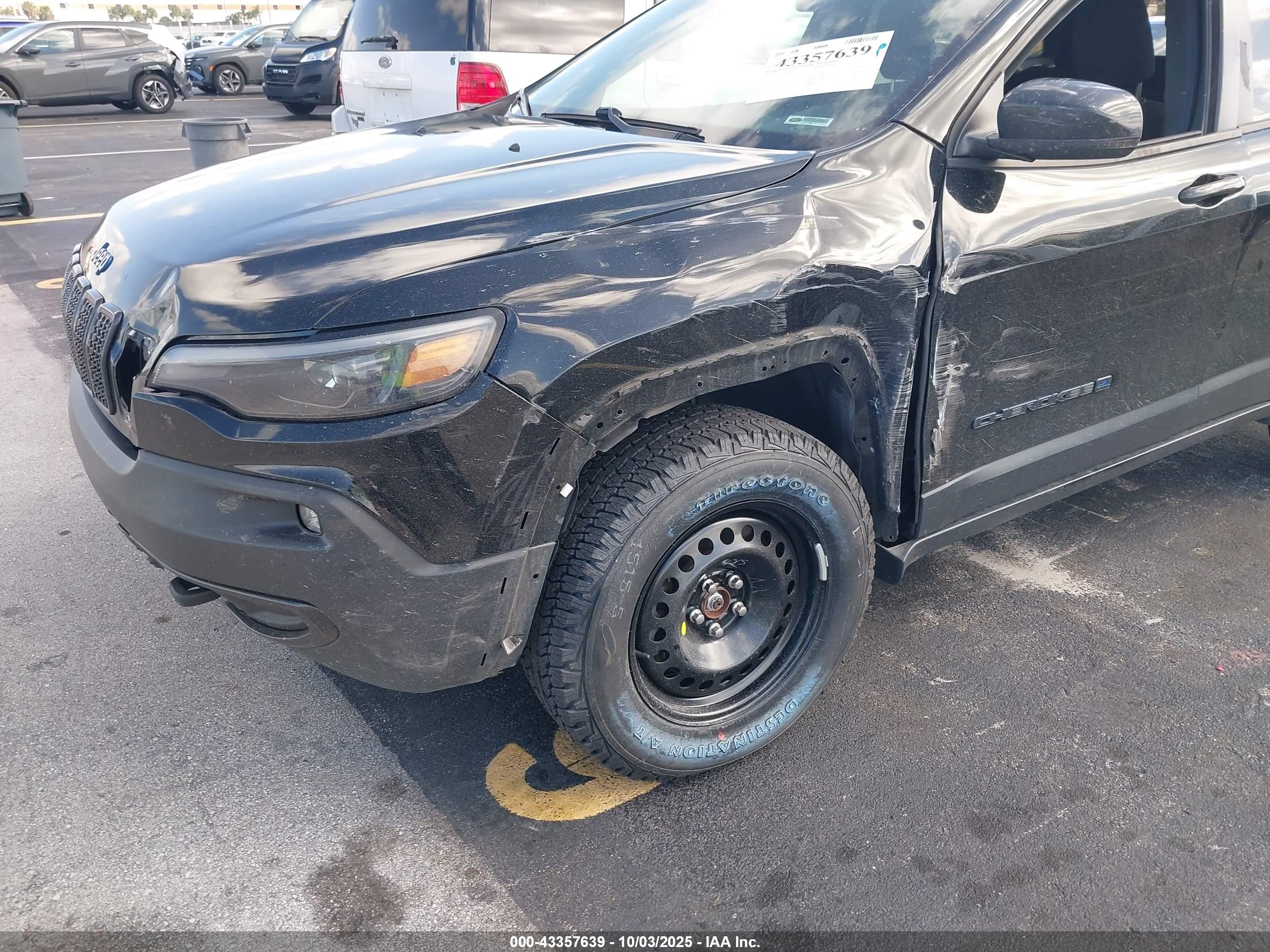 JEEP CHEROKEE image 6