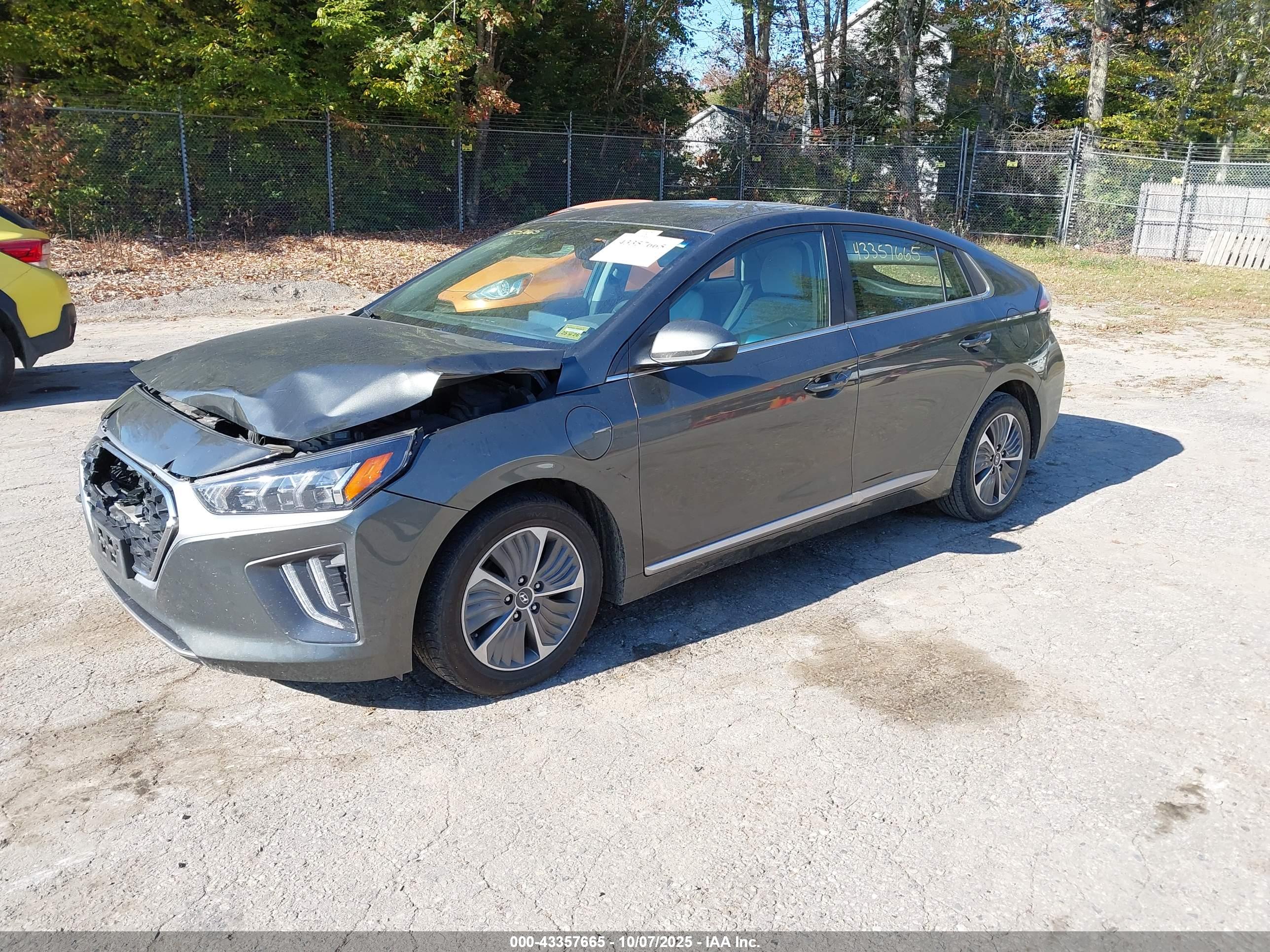 HYUNDAI IONIQ image 2