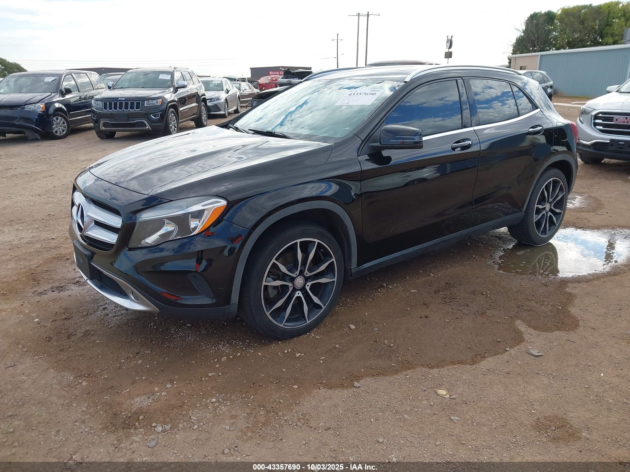 MERCEDES-BENZ GLA image 2
