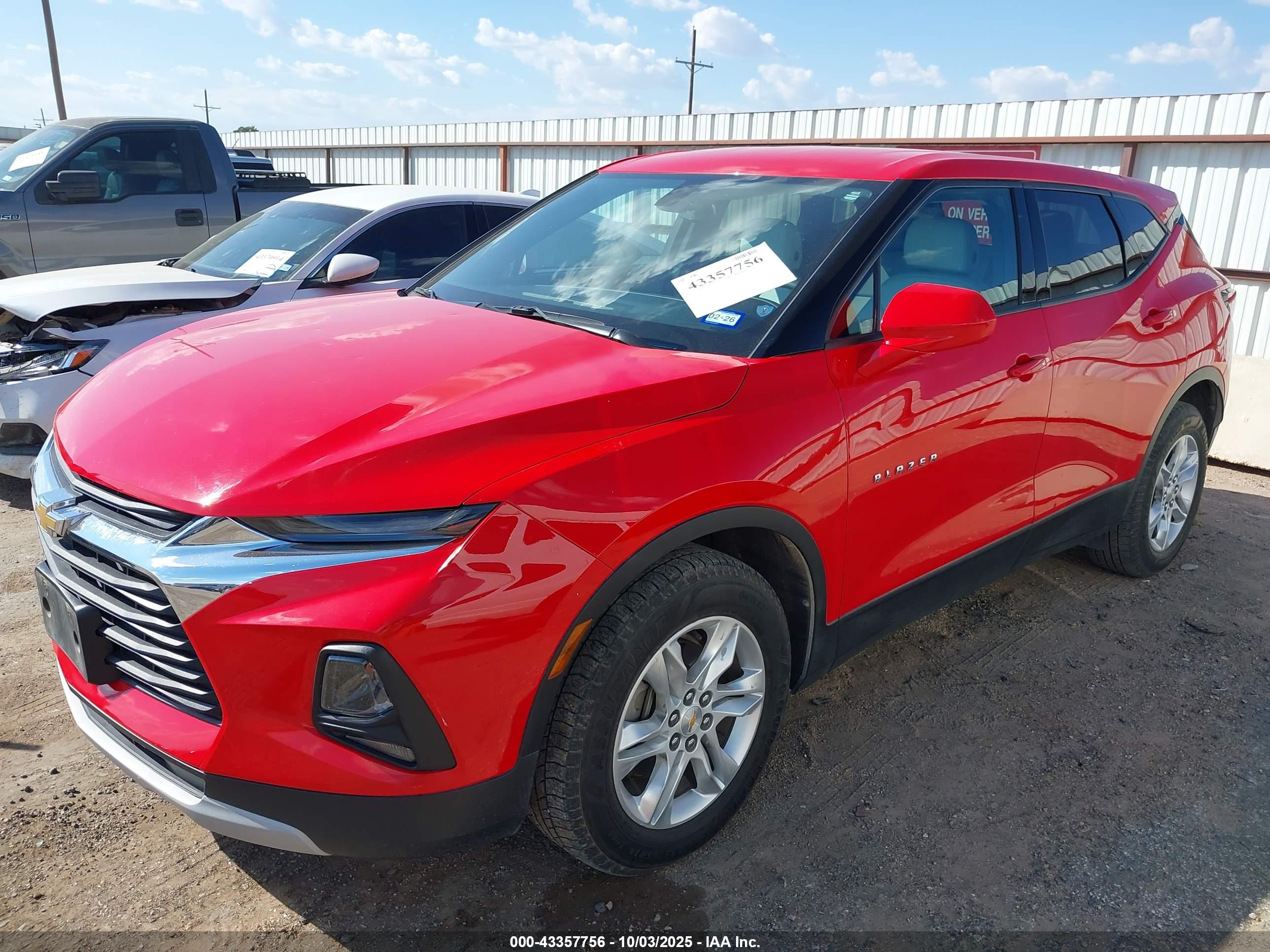 CHEVROLET BLAZER image 2