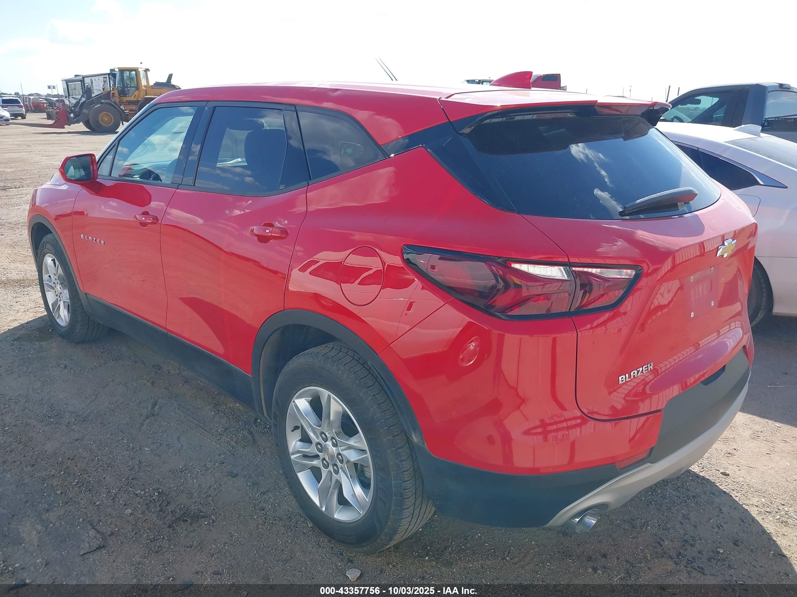 CHEVROLET BLAZER image 3
