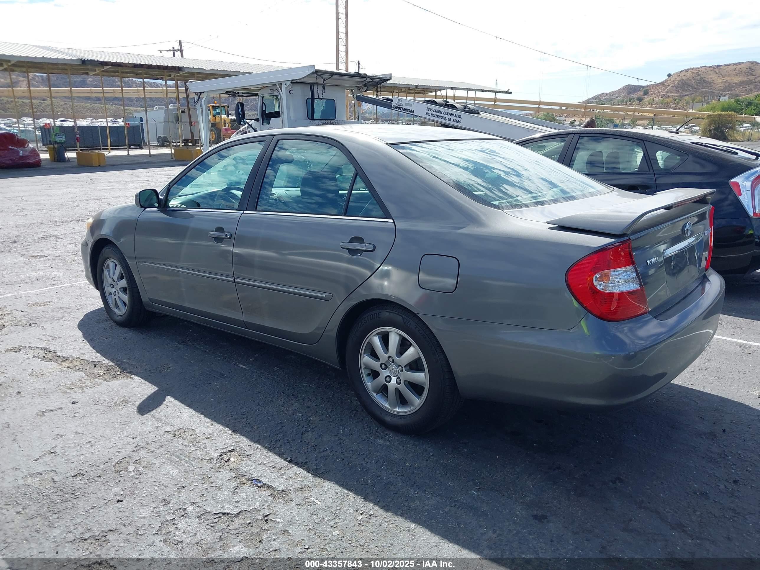 TOYOTA CAMRY image 3