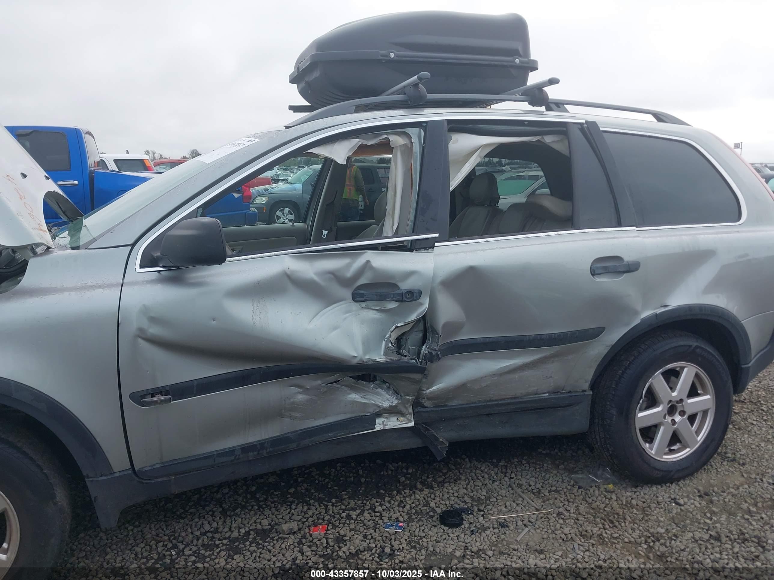 VOLVO XC90 image 6
