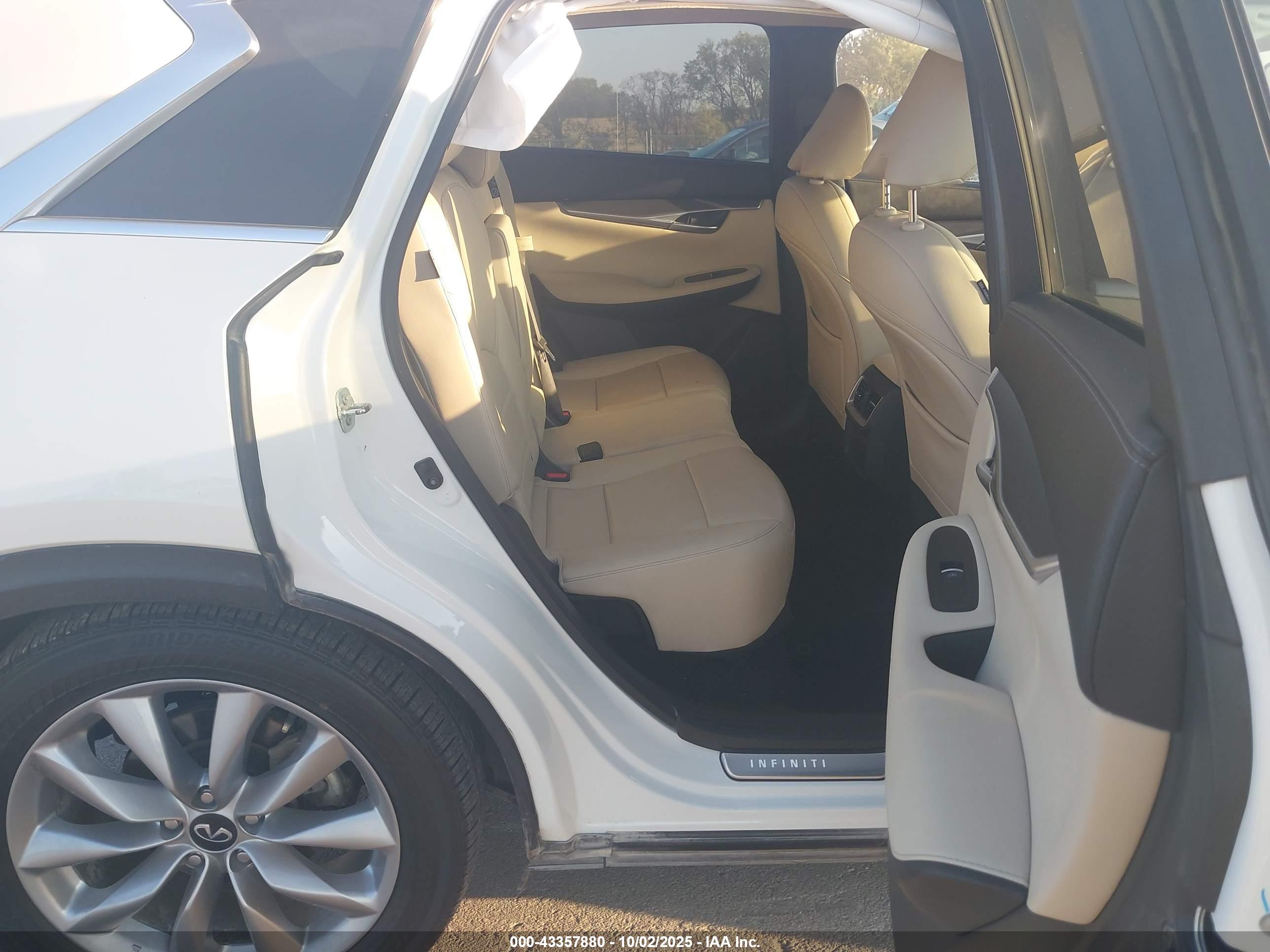 INFINITI QX50 image 8