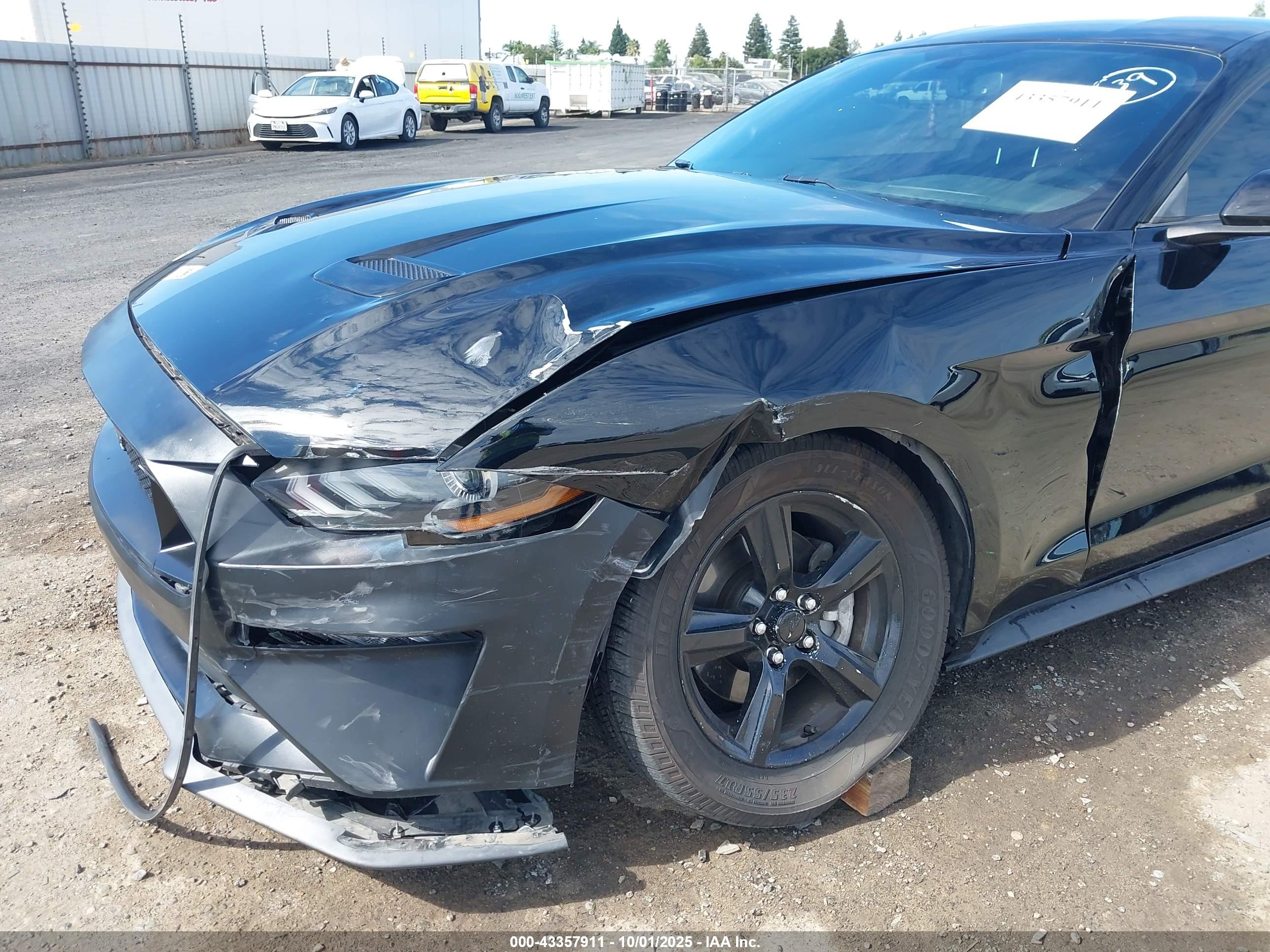 FORD MUSTANG image 6