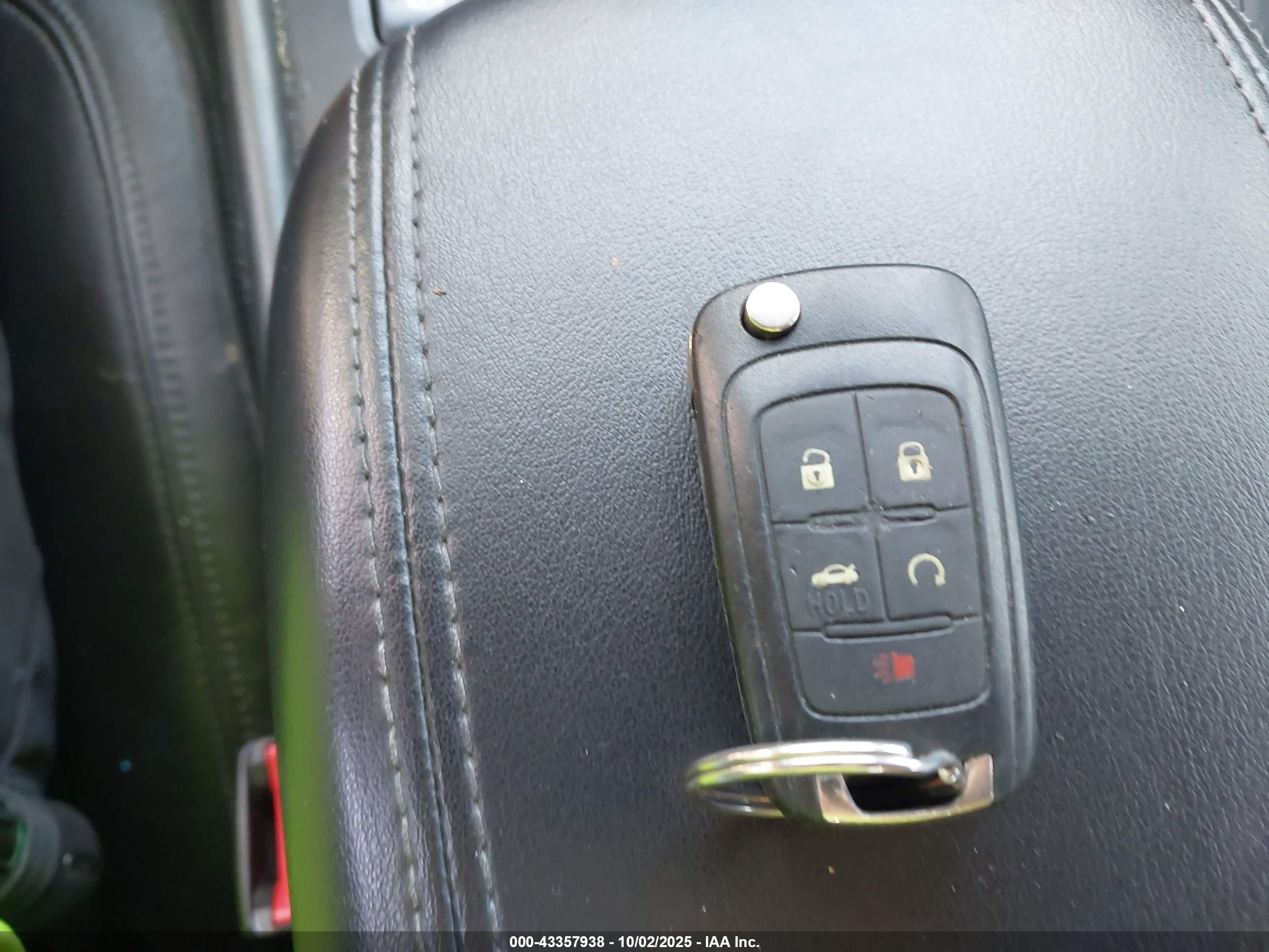 BUICK LACROSSE image 11