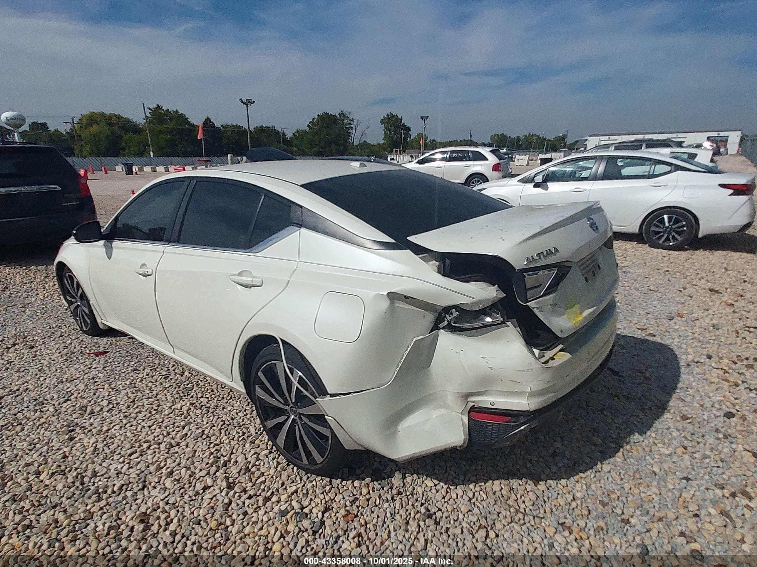 NISSAN ALTIMA image 3