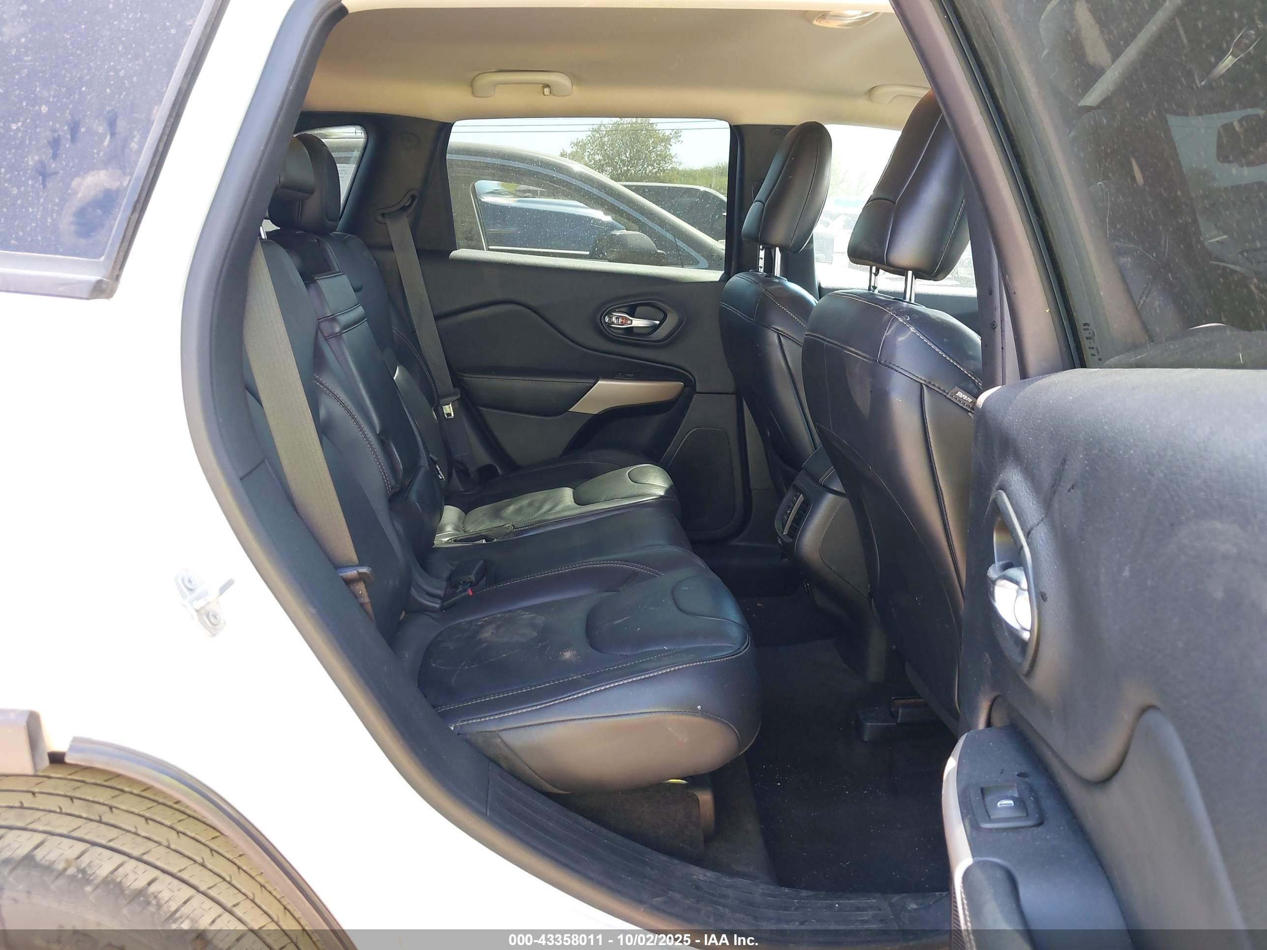 JEEP CHEROKEE image 8