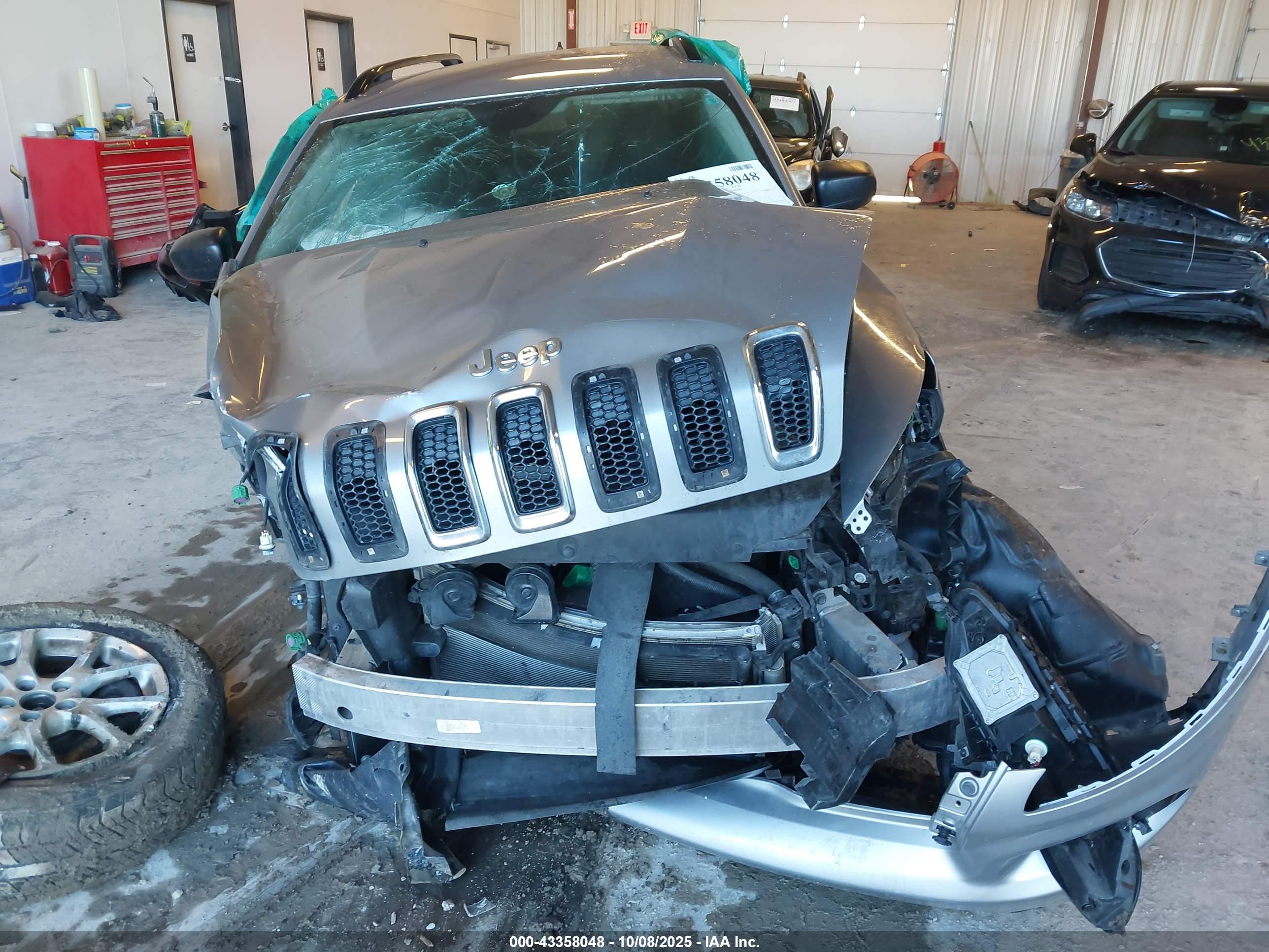 JEEP CHEROKEE image 6