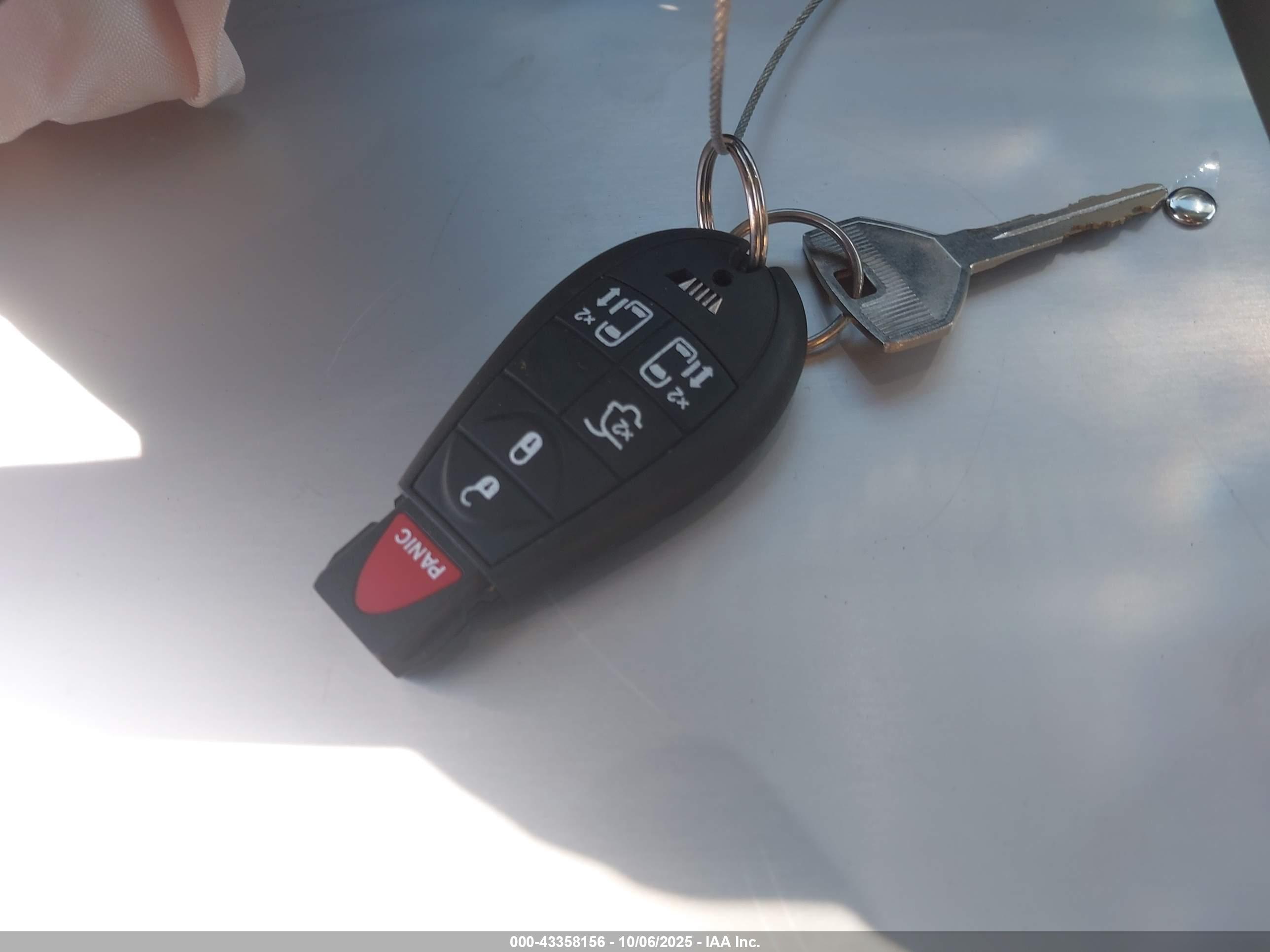 CHRYSLER TOWN image 11