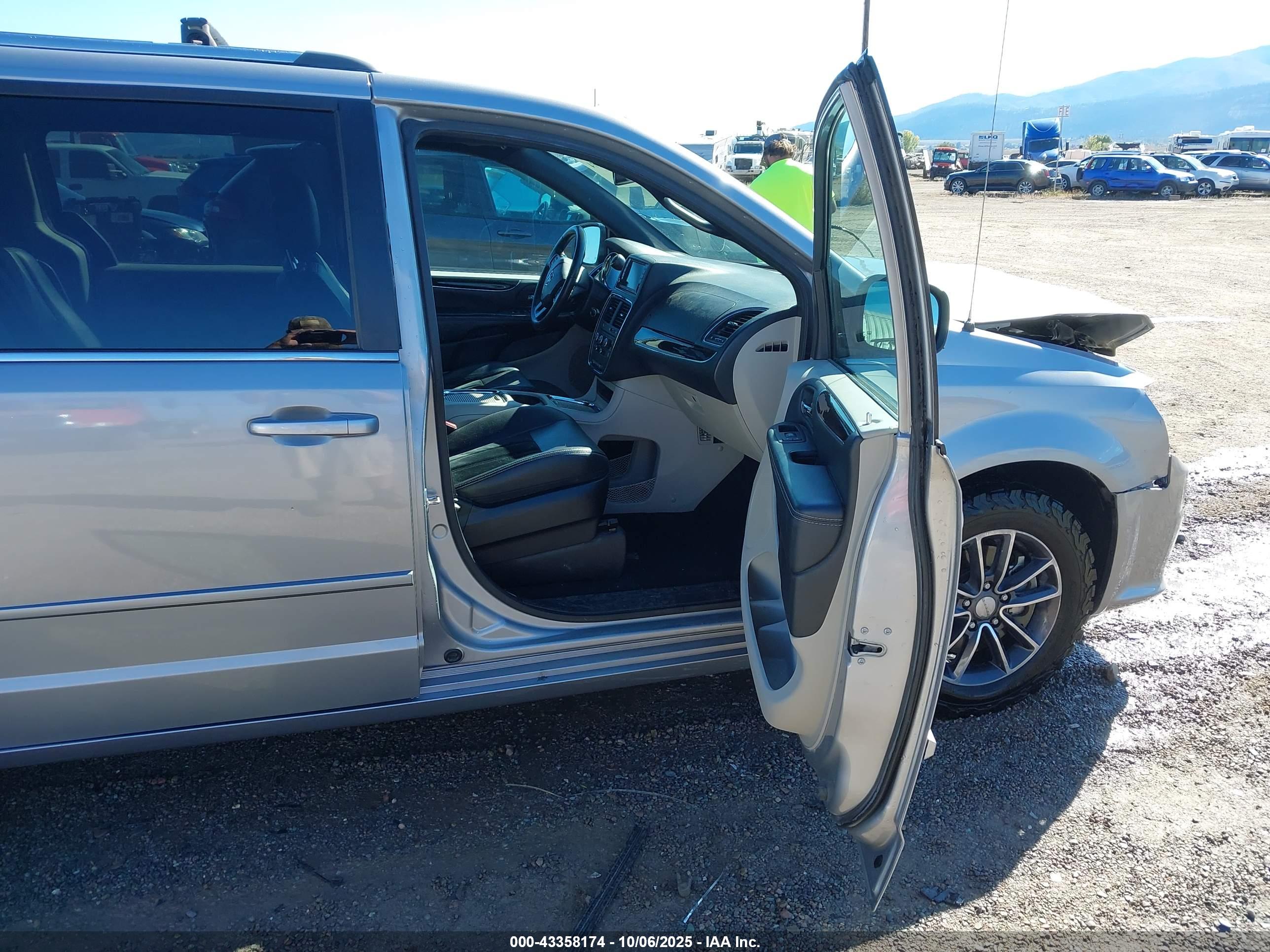 DODGE GRAND image 5