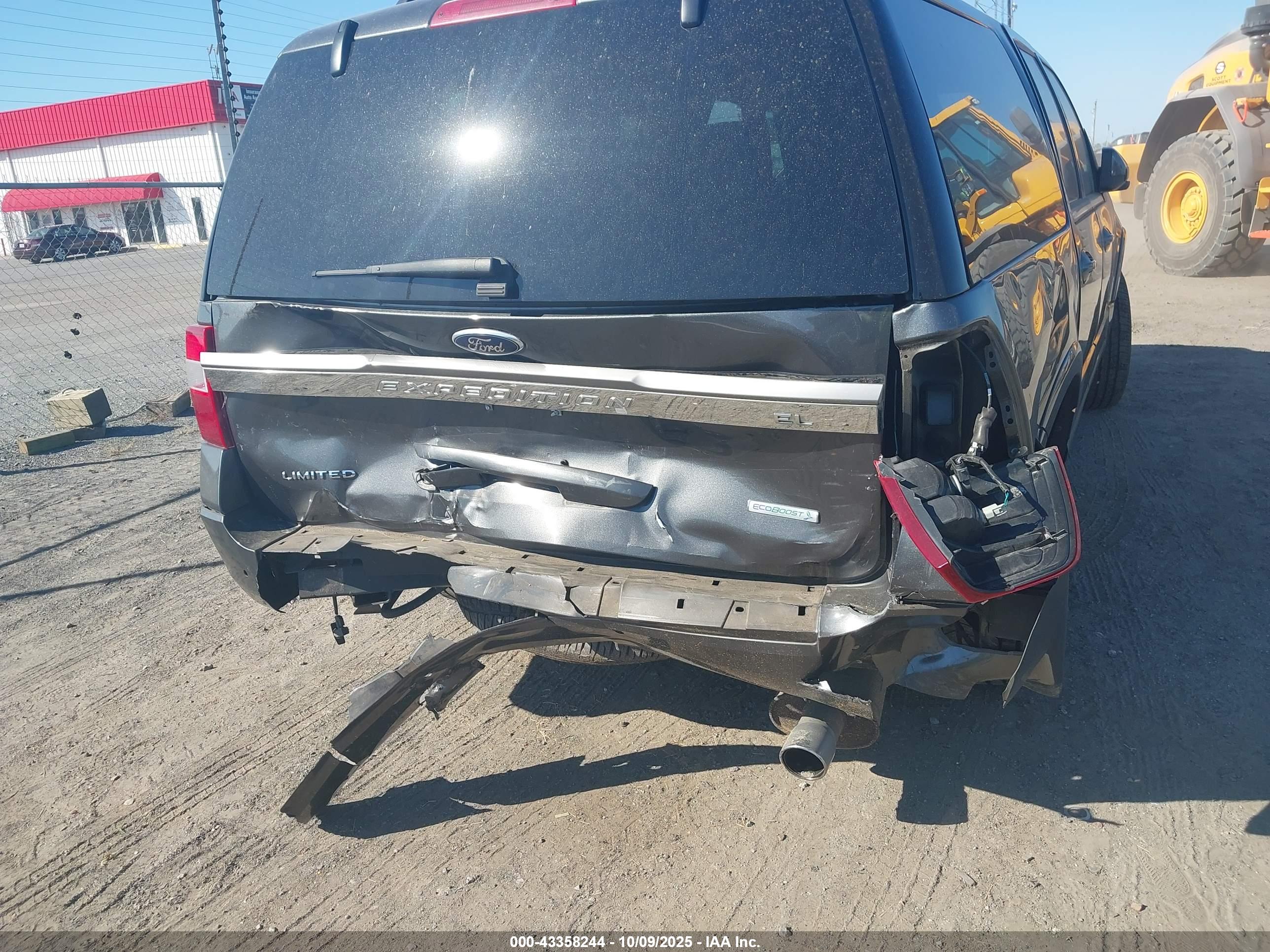 FORD EXPEDITION image 6