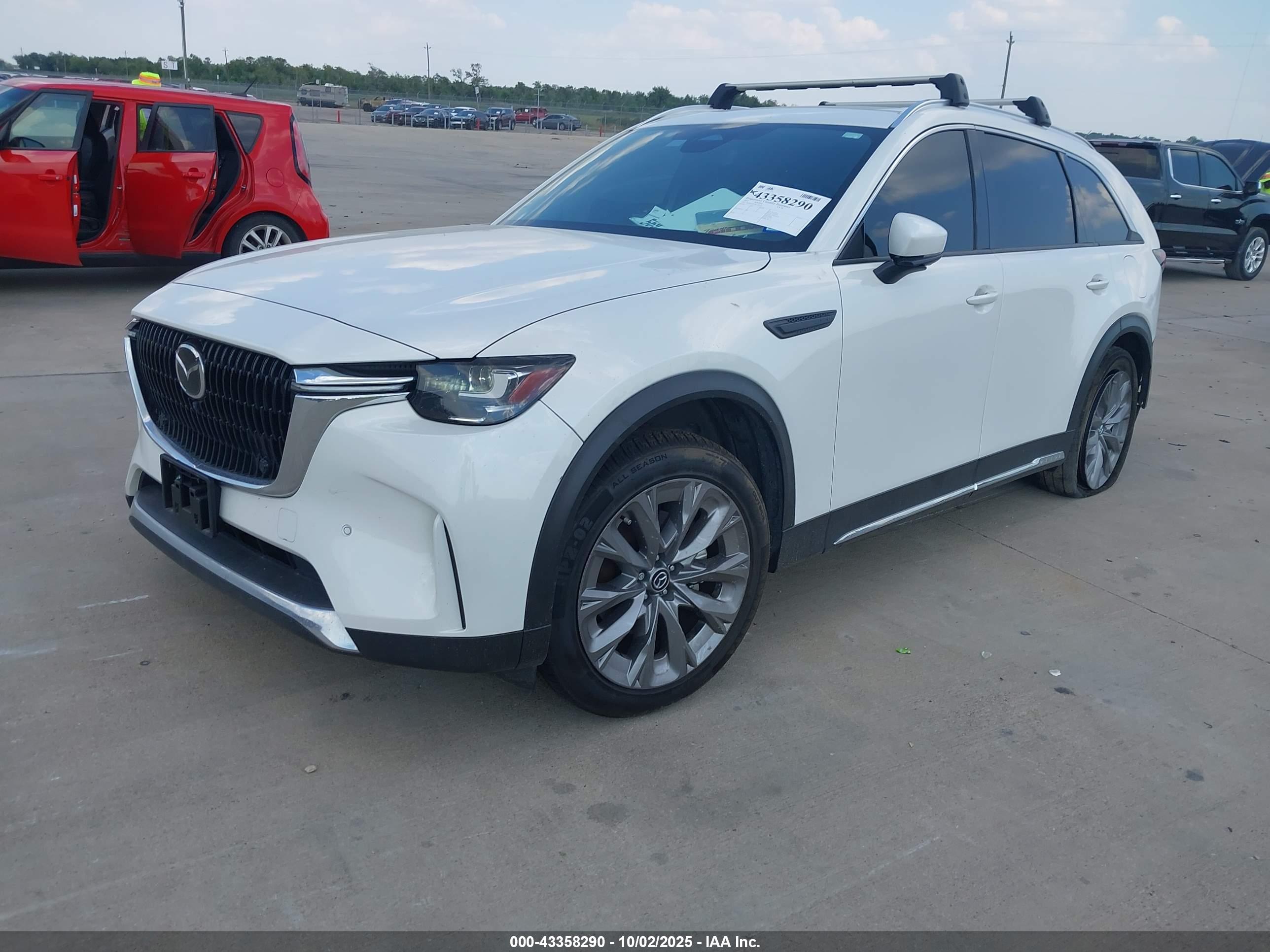 MAZDA CX-90 image 2