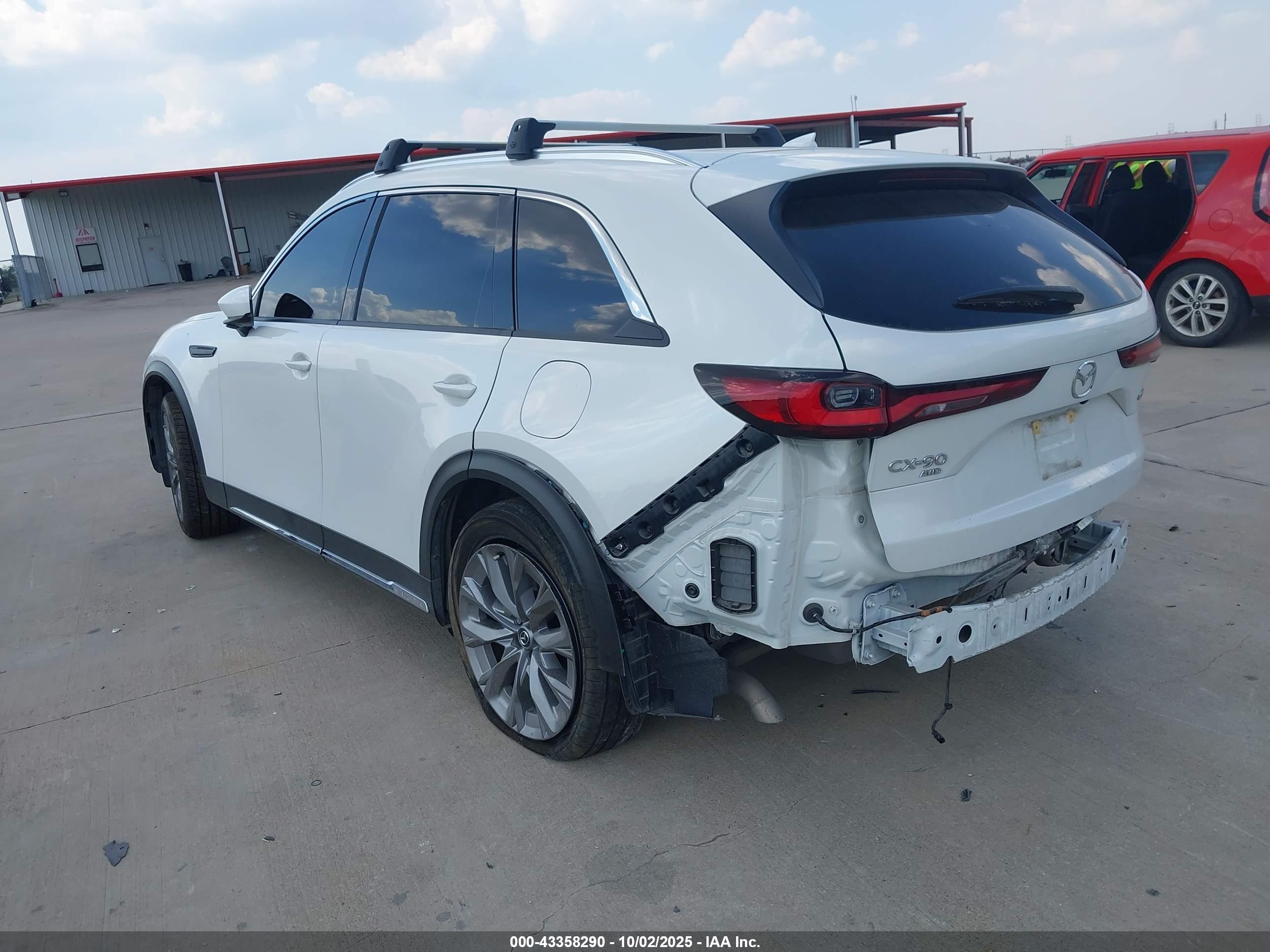 MAZDA CX-90 image 3