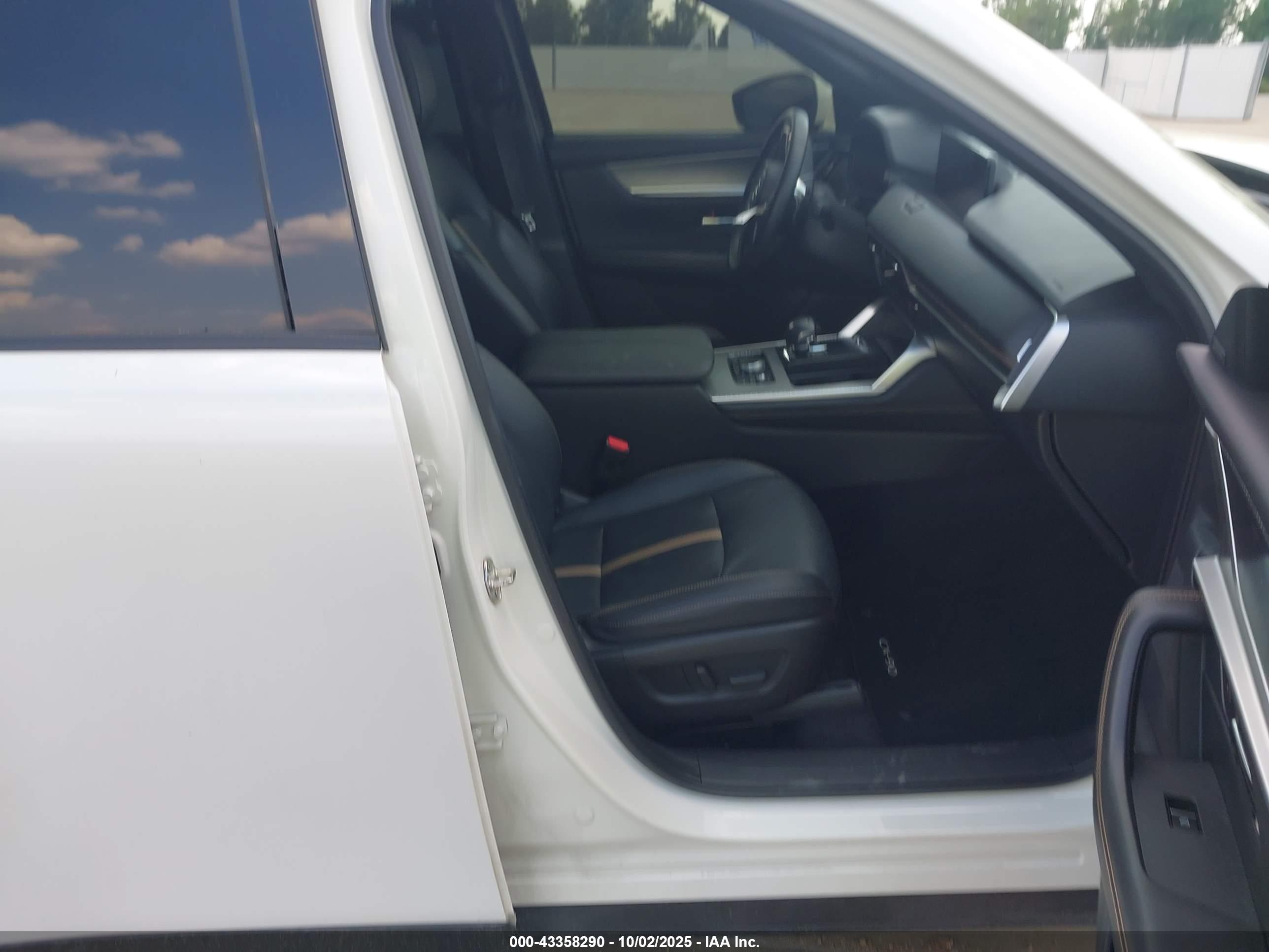 MAZDA CX-90 image 5