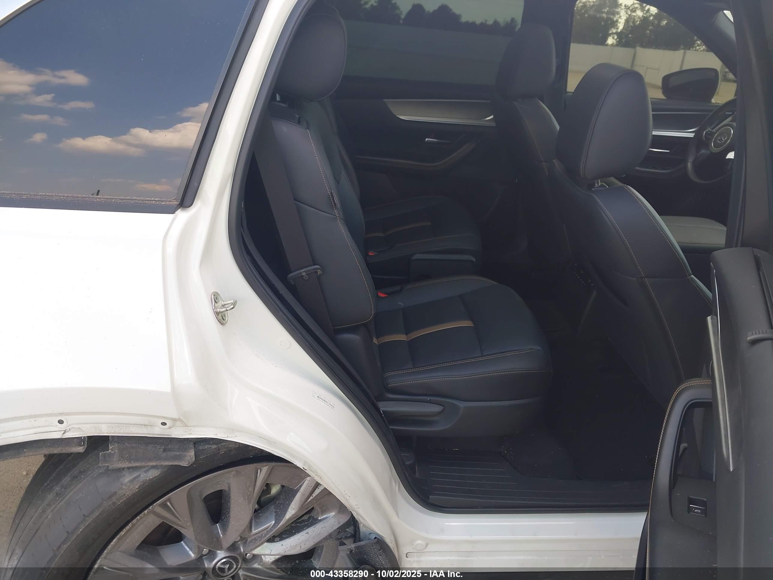 MAZDA CX-90 image 8