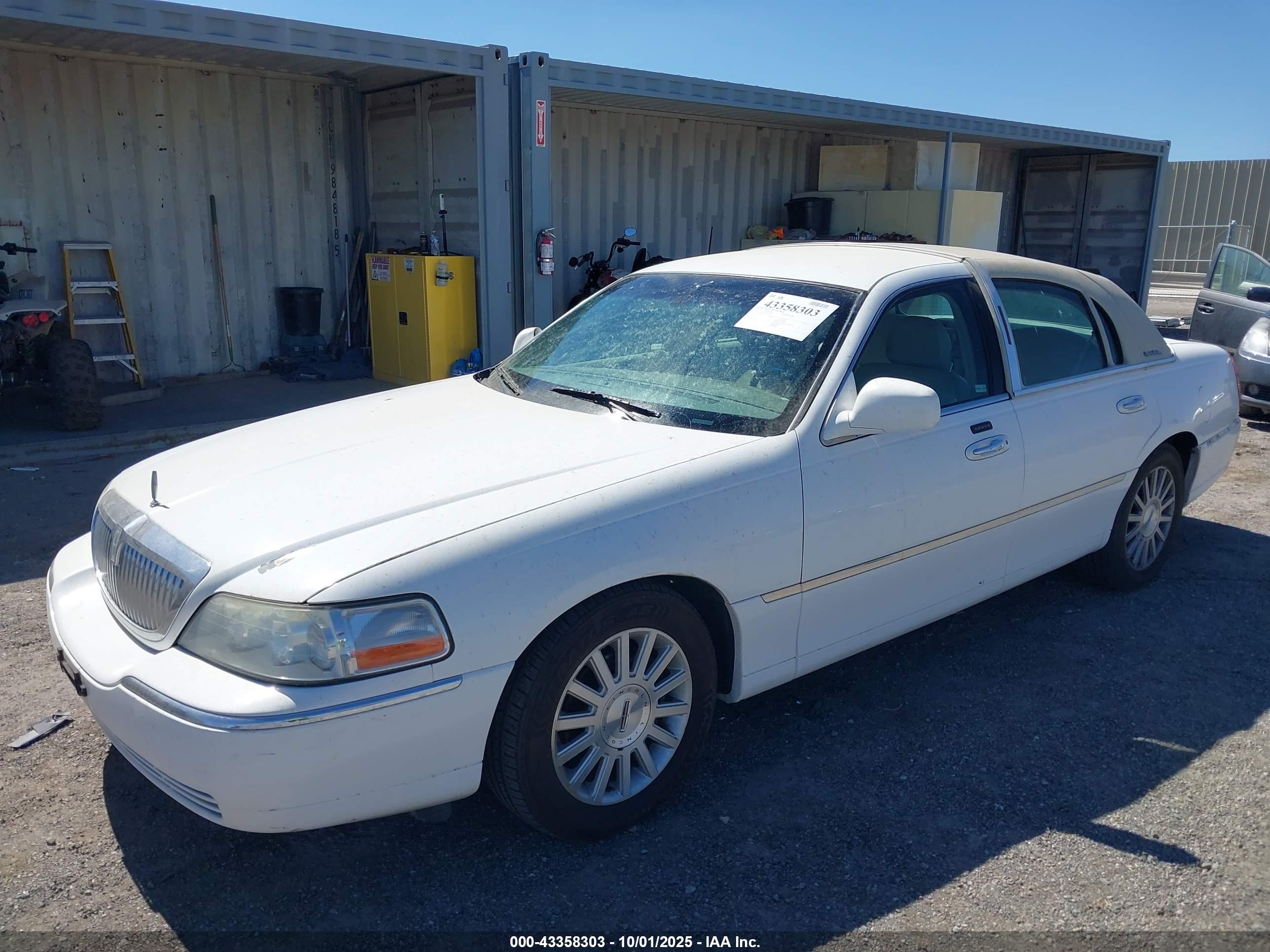 LINCOLN TOWN image 2