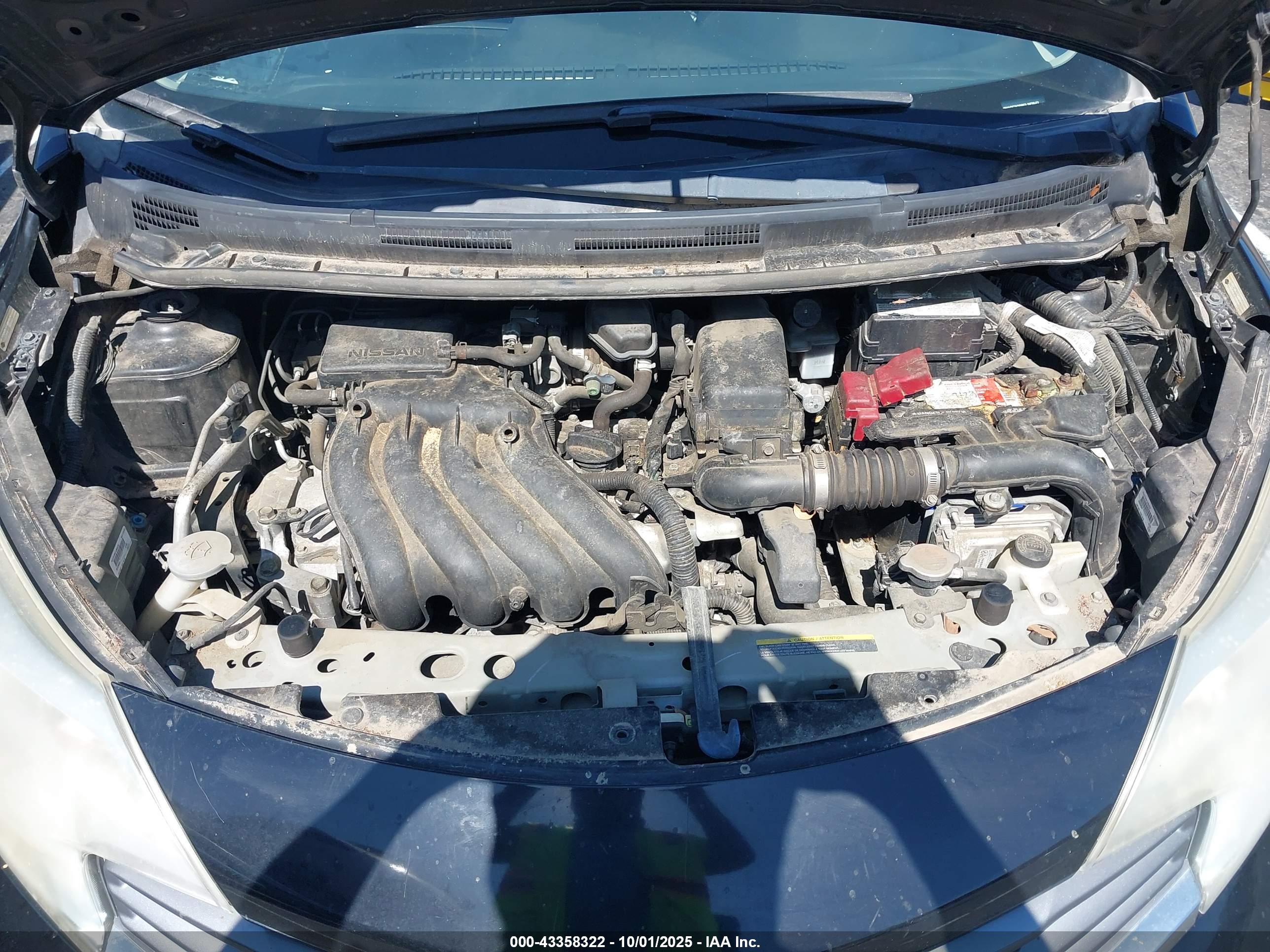 NISSAN VERSA image 10