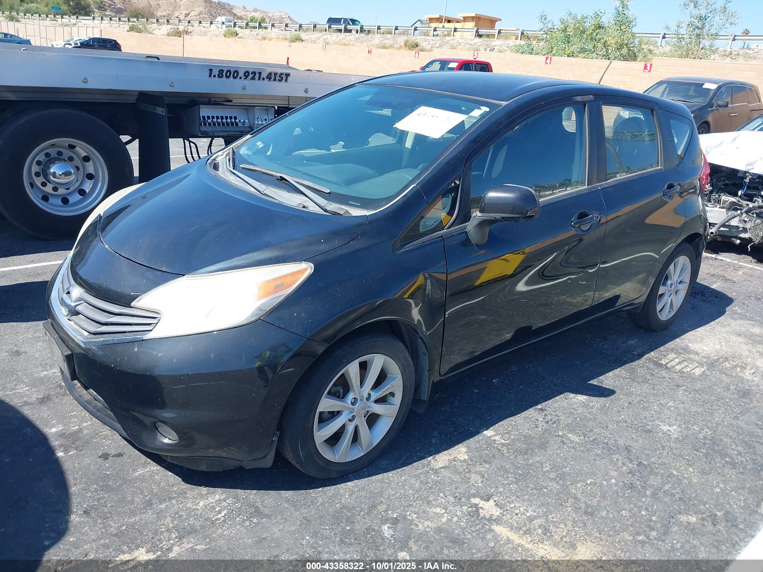 NISSAN VERSA image 2