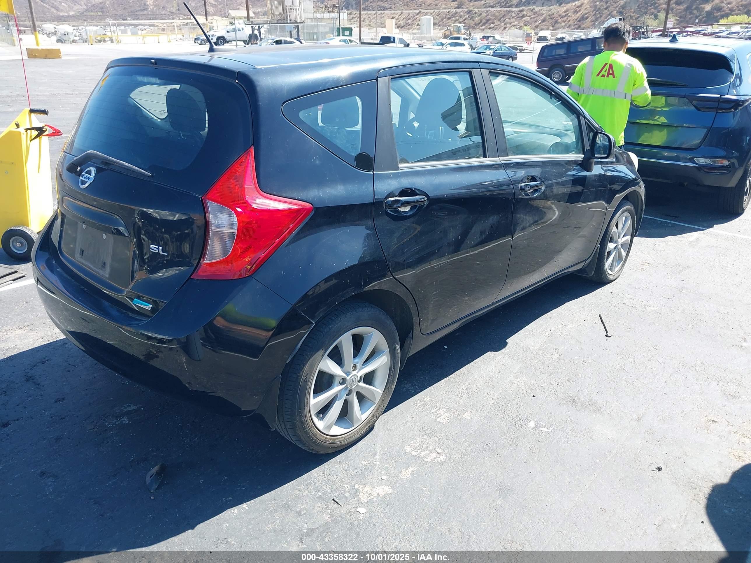 NISSAN VERSA image 4