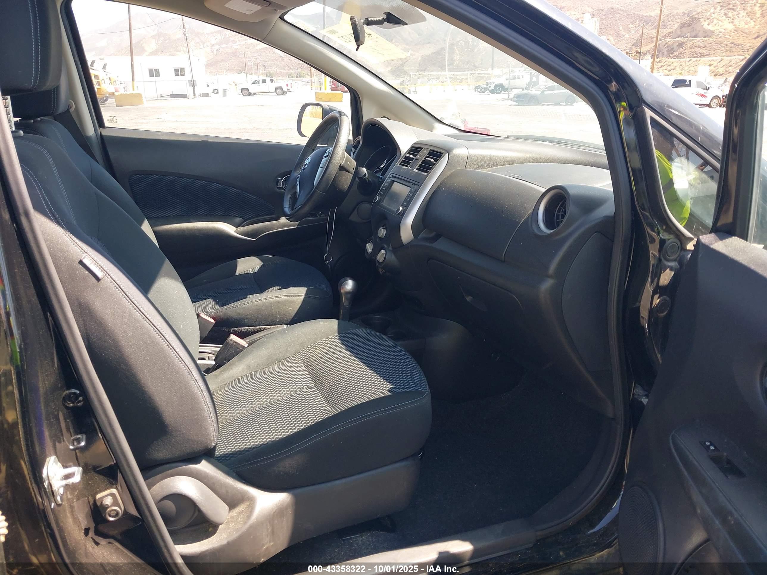 NISSAN VERSA image 5