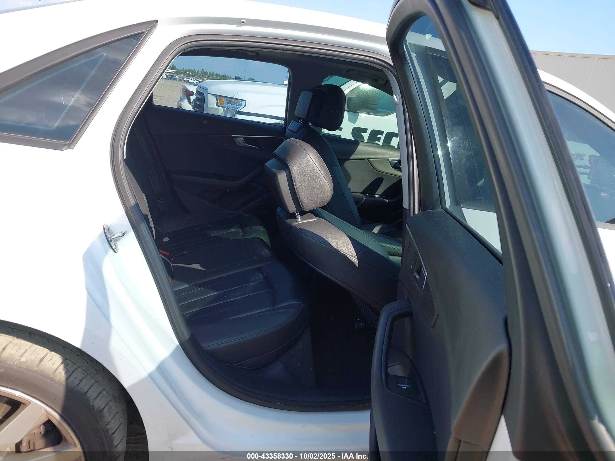 AUDI A4 image 8