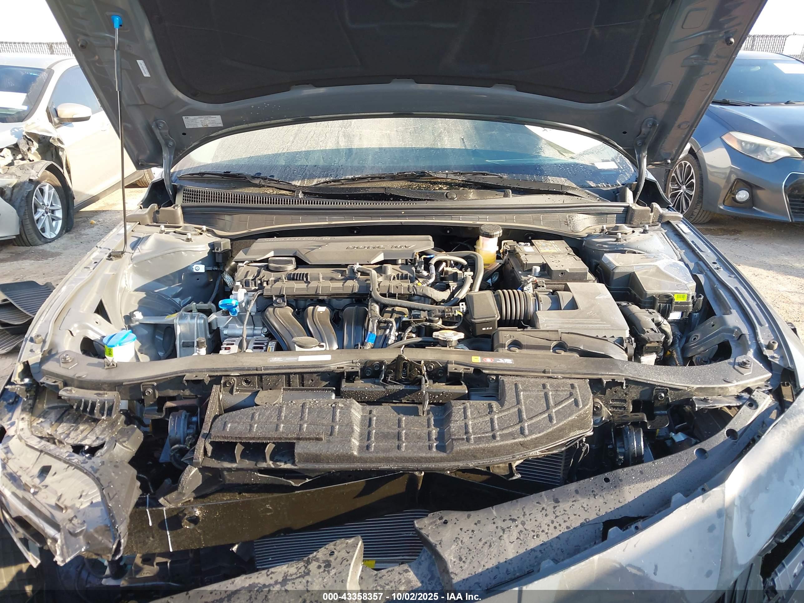HYUNDAI ELANTRA image 10