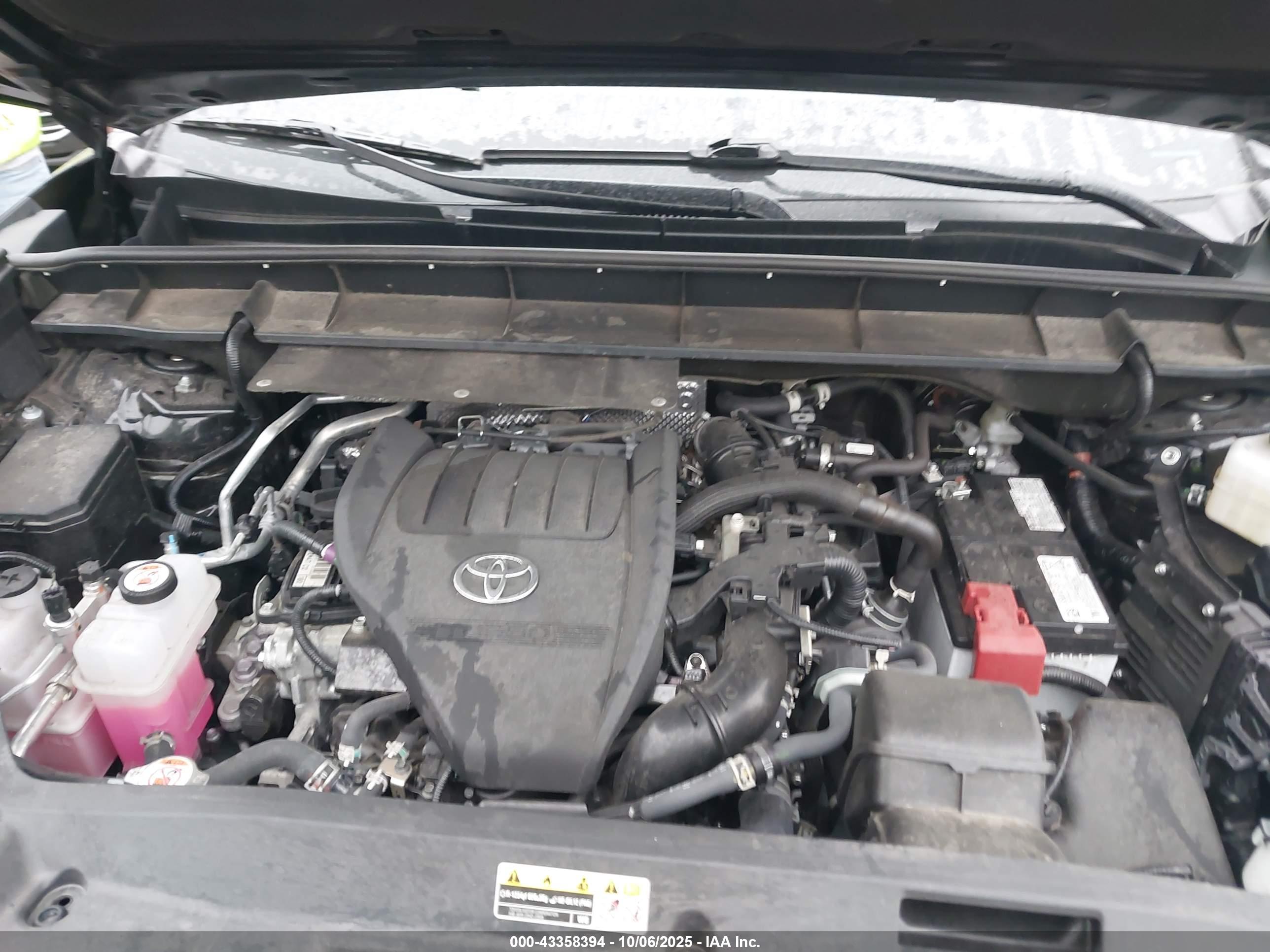 TOYOTA HIGHLANDER image 10