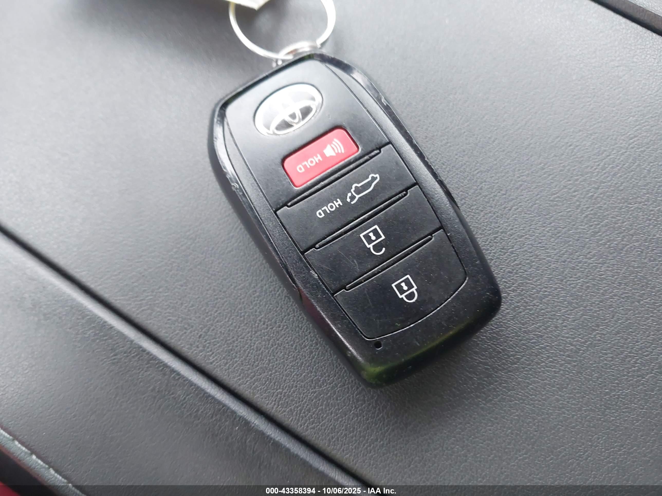 TOYOTA HIGHLANDER image 11