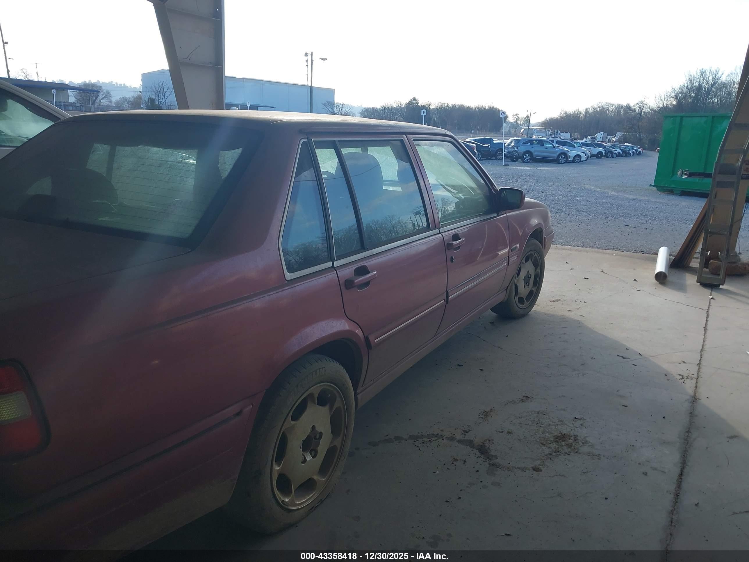VOLVO S90 image 4