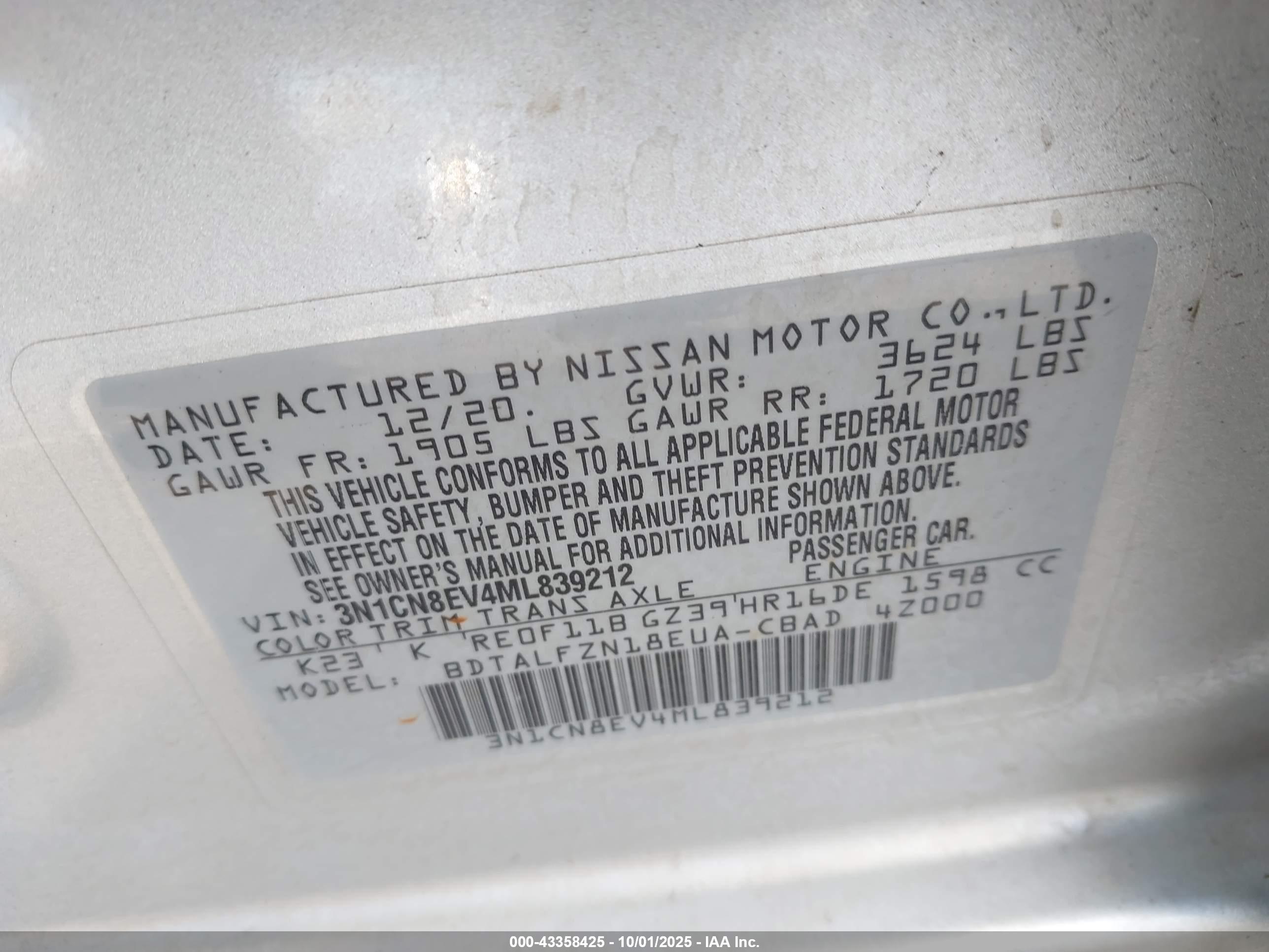 NISSAN VERSA image 9
