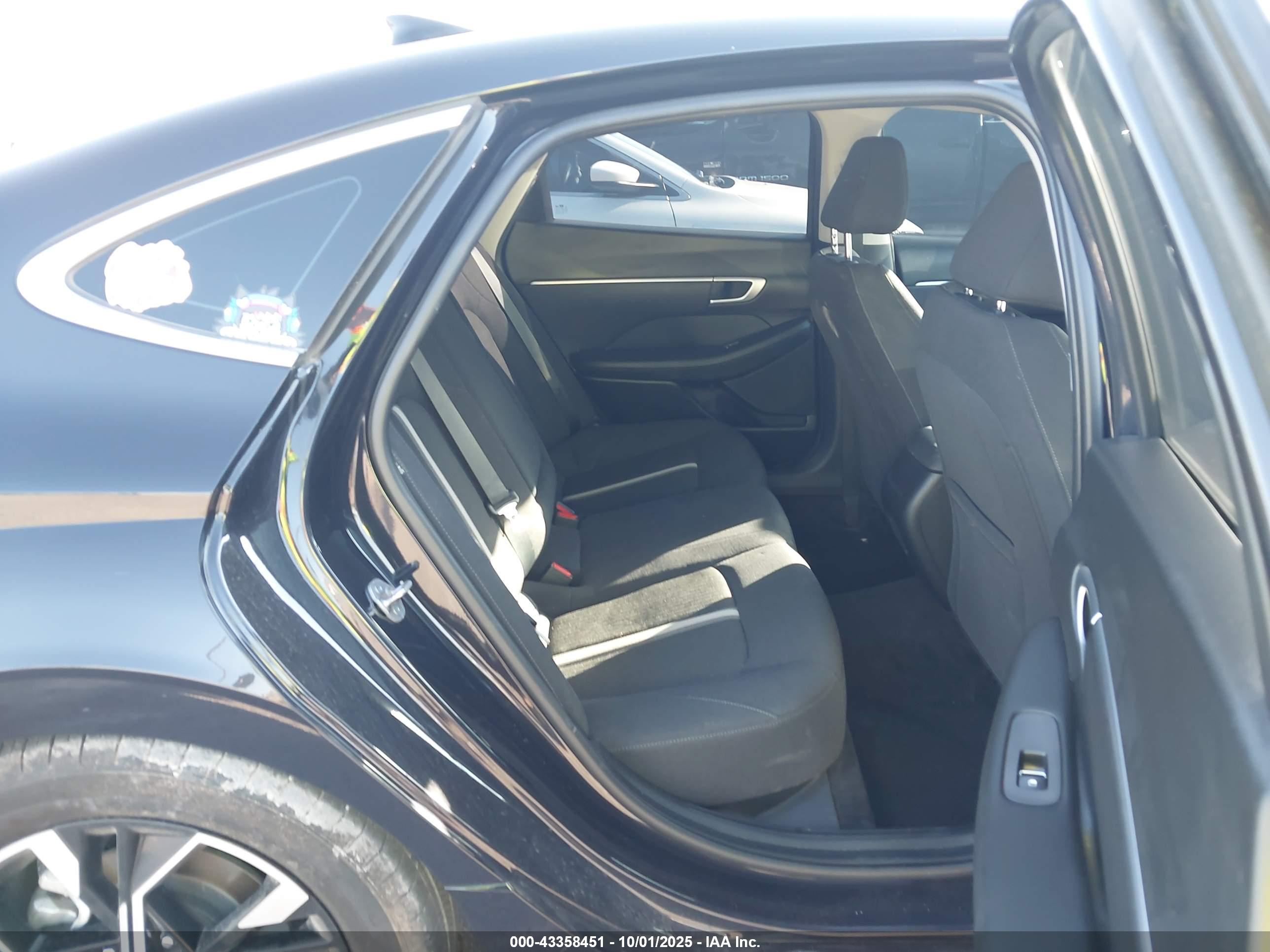 HYUNDAI SONATA image 8