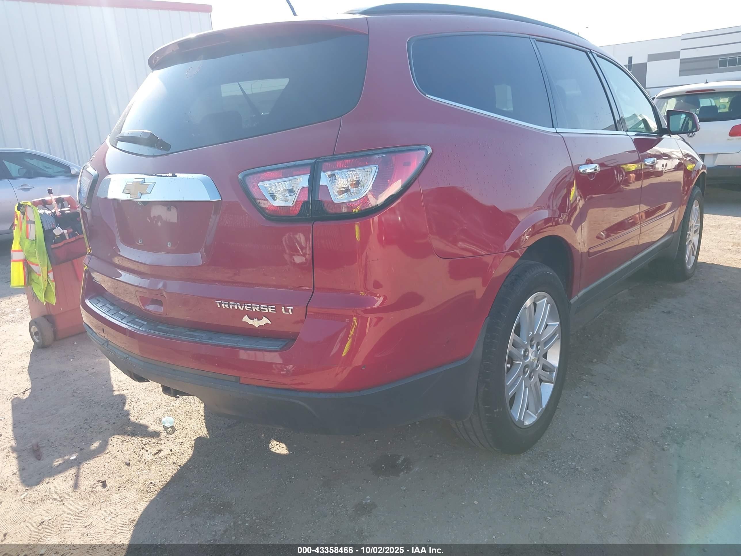 CHEVROLET TRAVERSE image 4