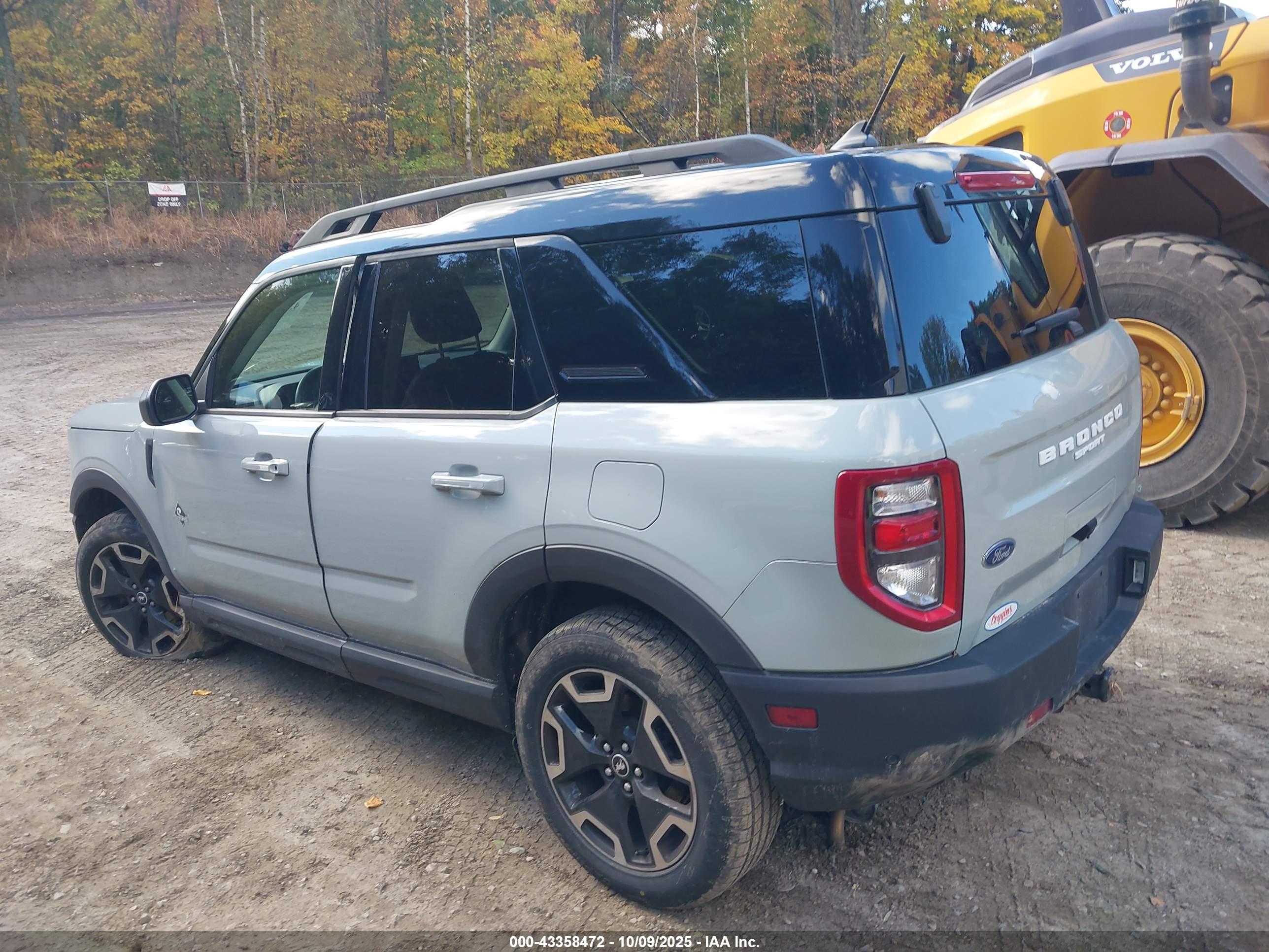 FORD BRONCO image 3
