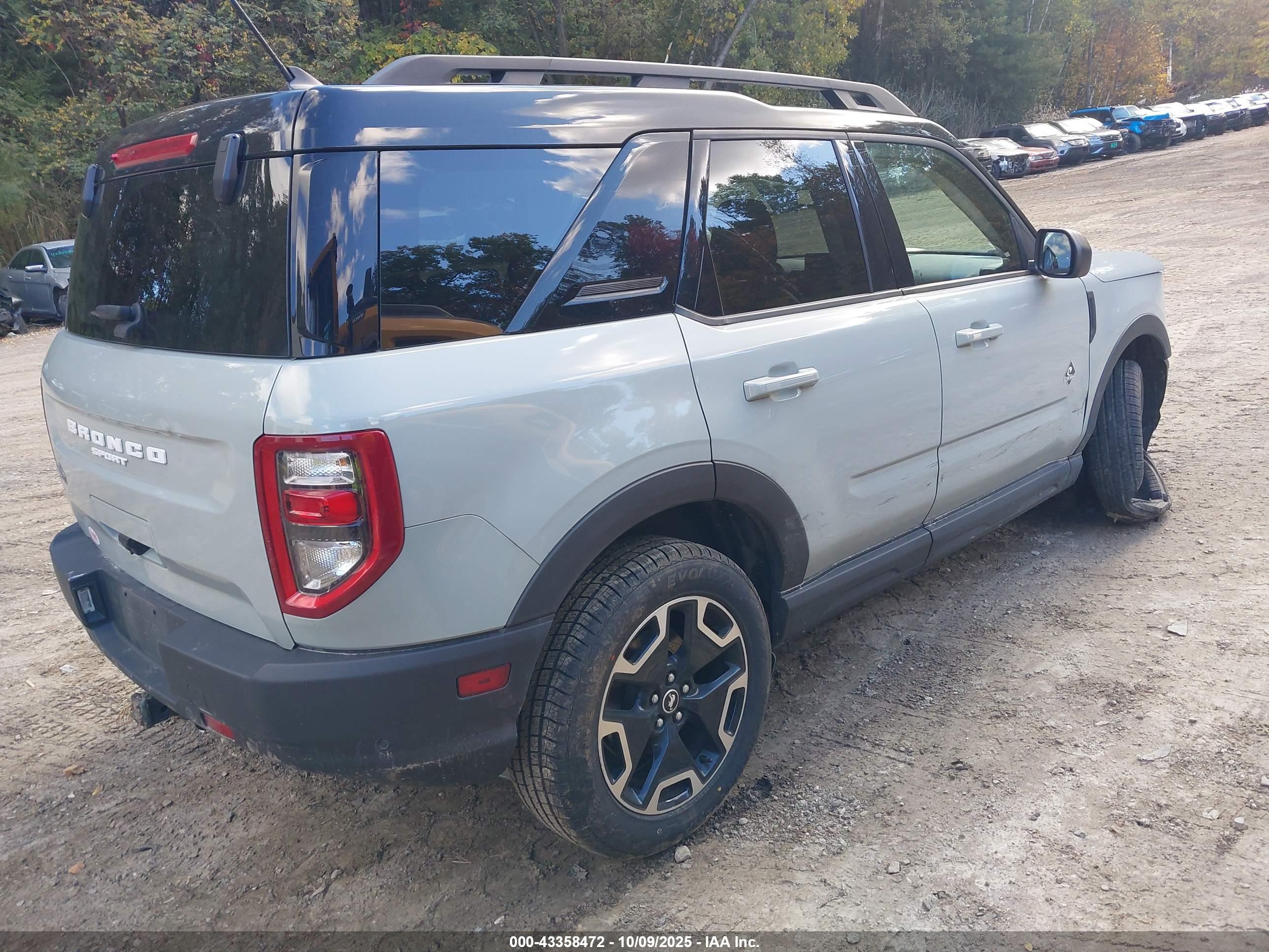 FORD BRONCO image 4
