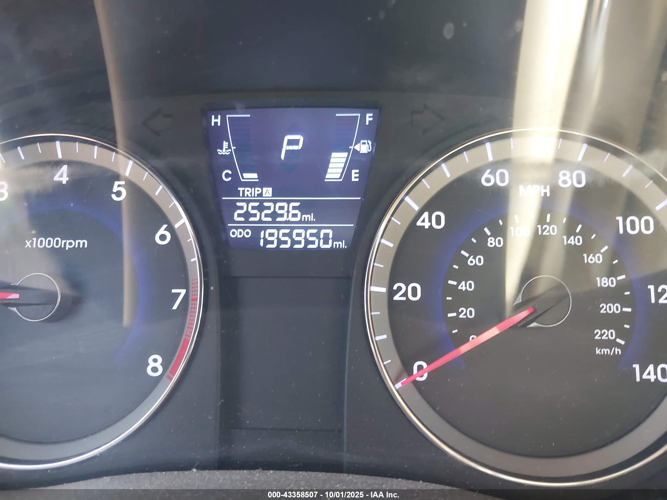HYUNDAI ACCENT image 7