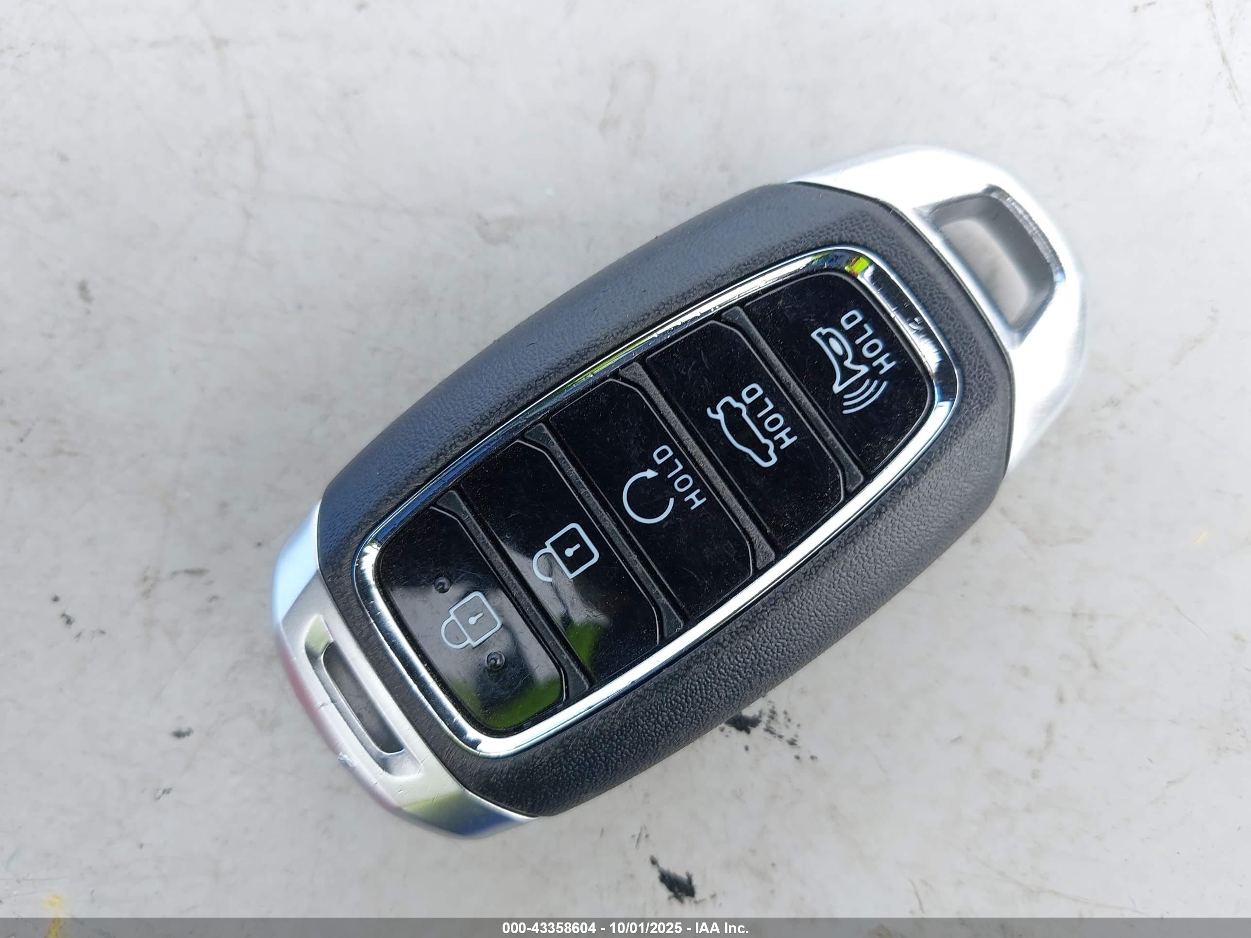 HYUNDAI ELANTRA image 11