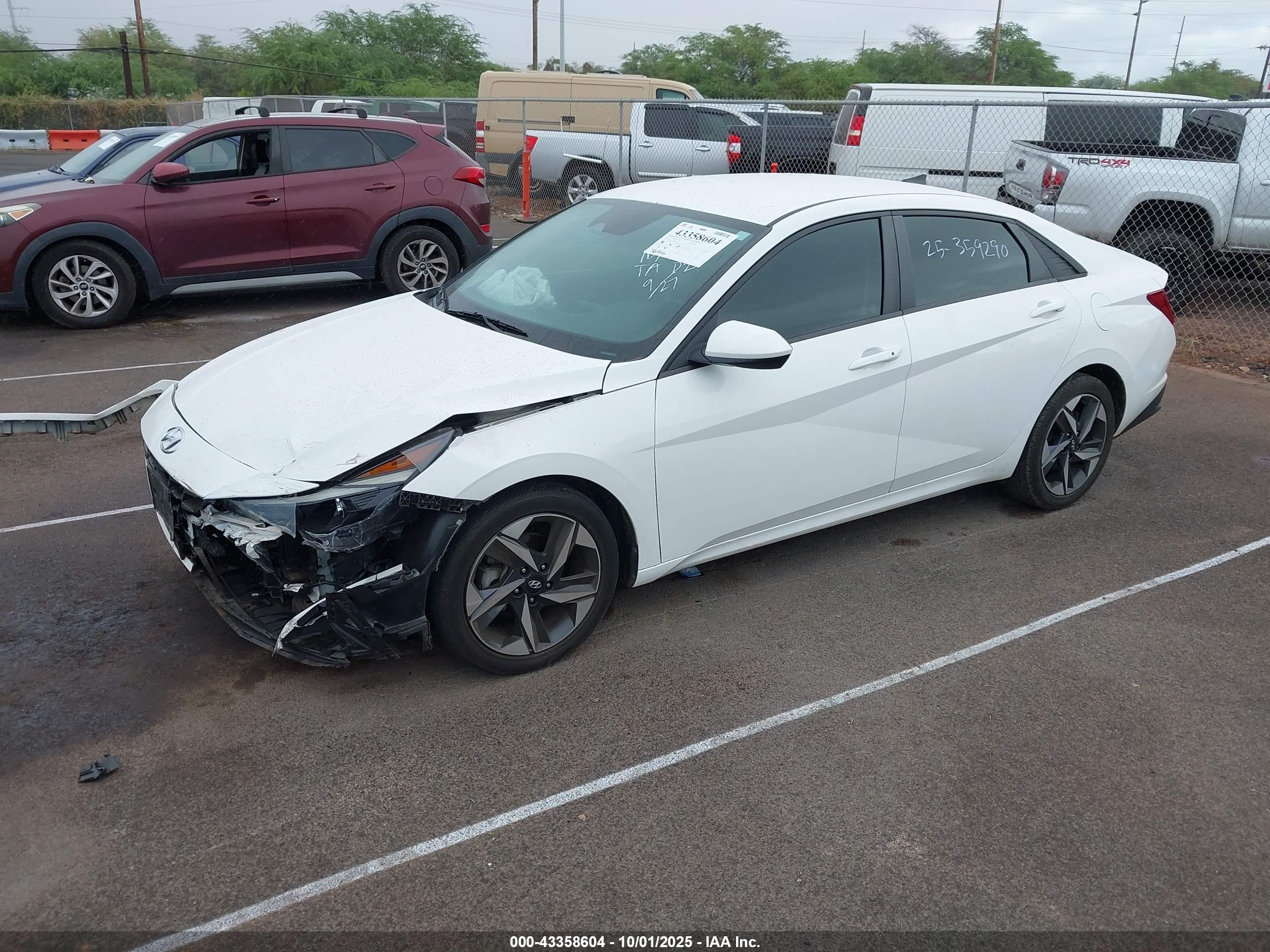 HYUNDAI ELANTRA image 2