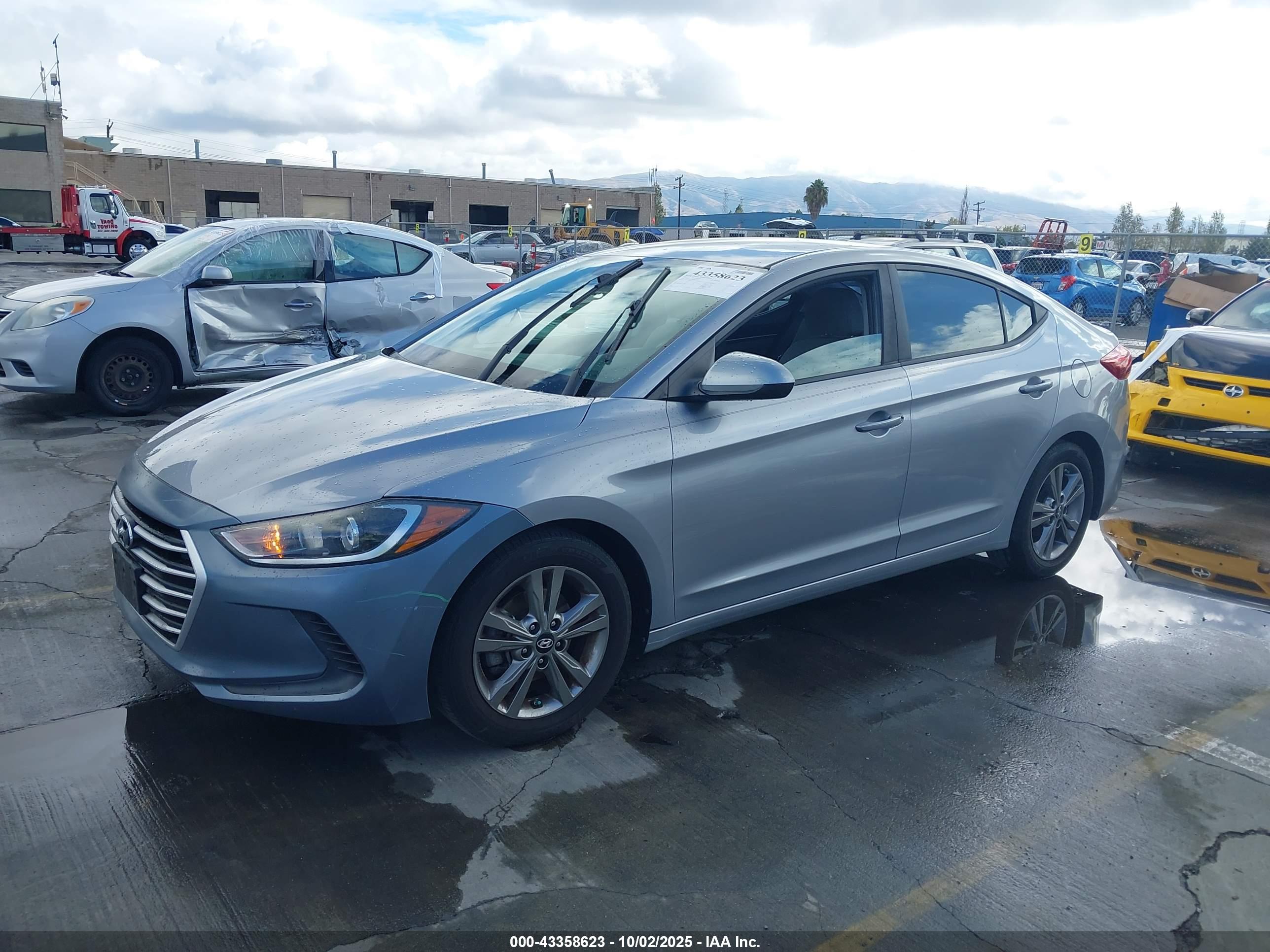 HYUNDAI ELANTRA image 2