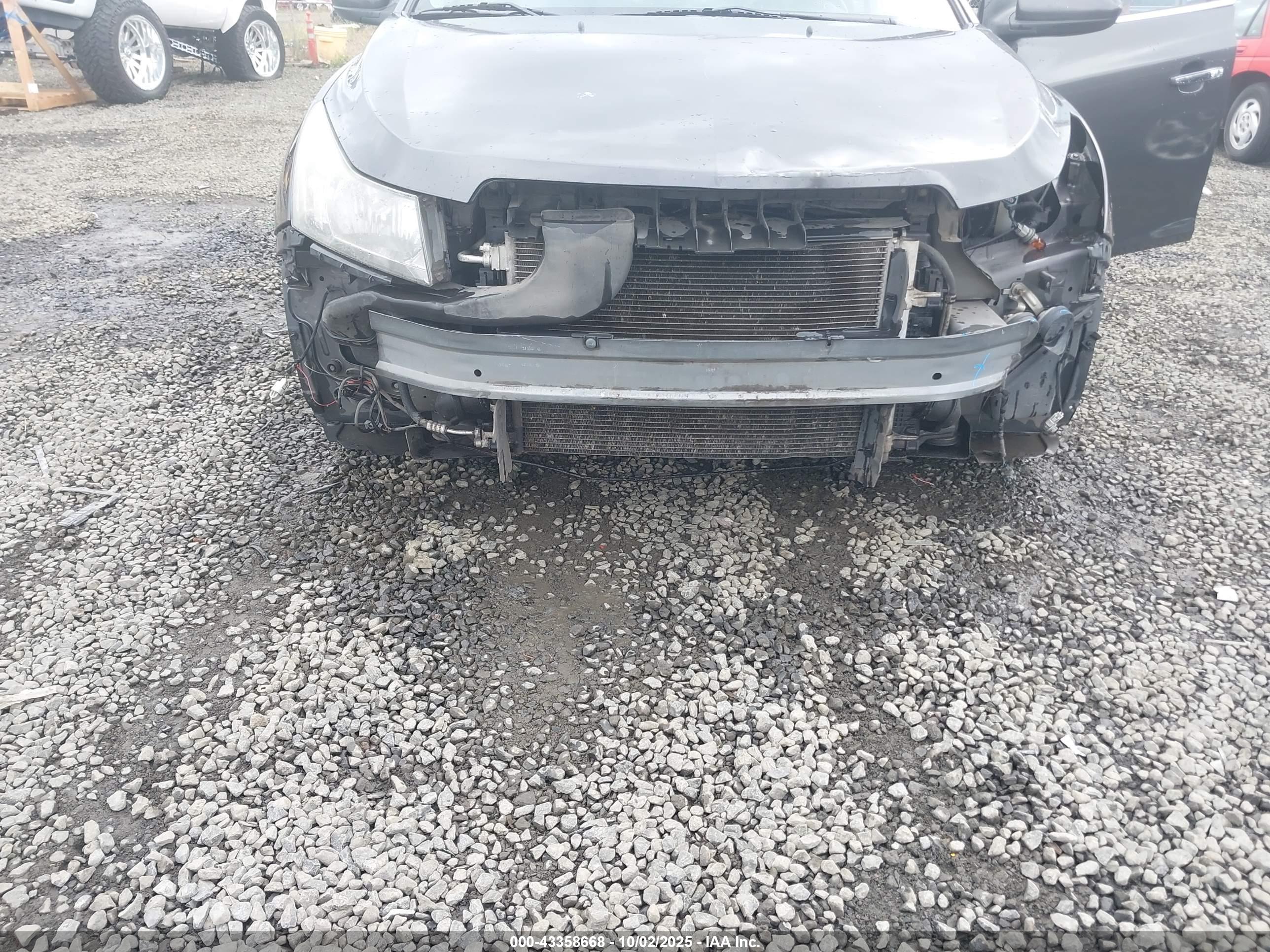 CHEVROLET CRUZE image 6