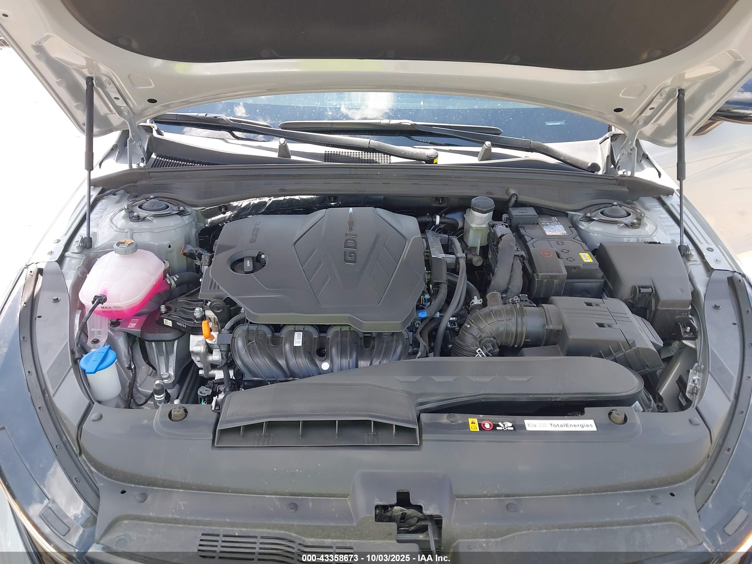 KIA K5 image 10