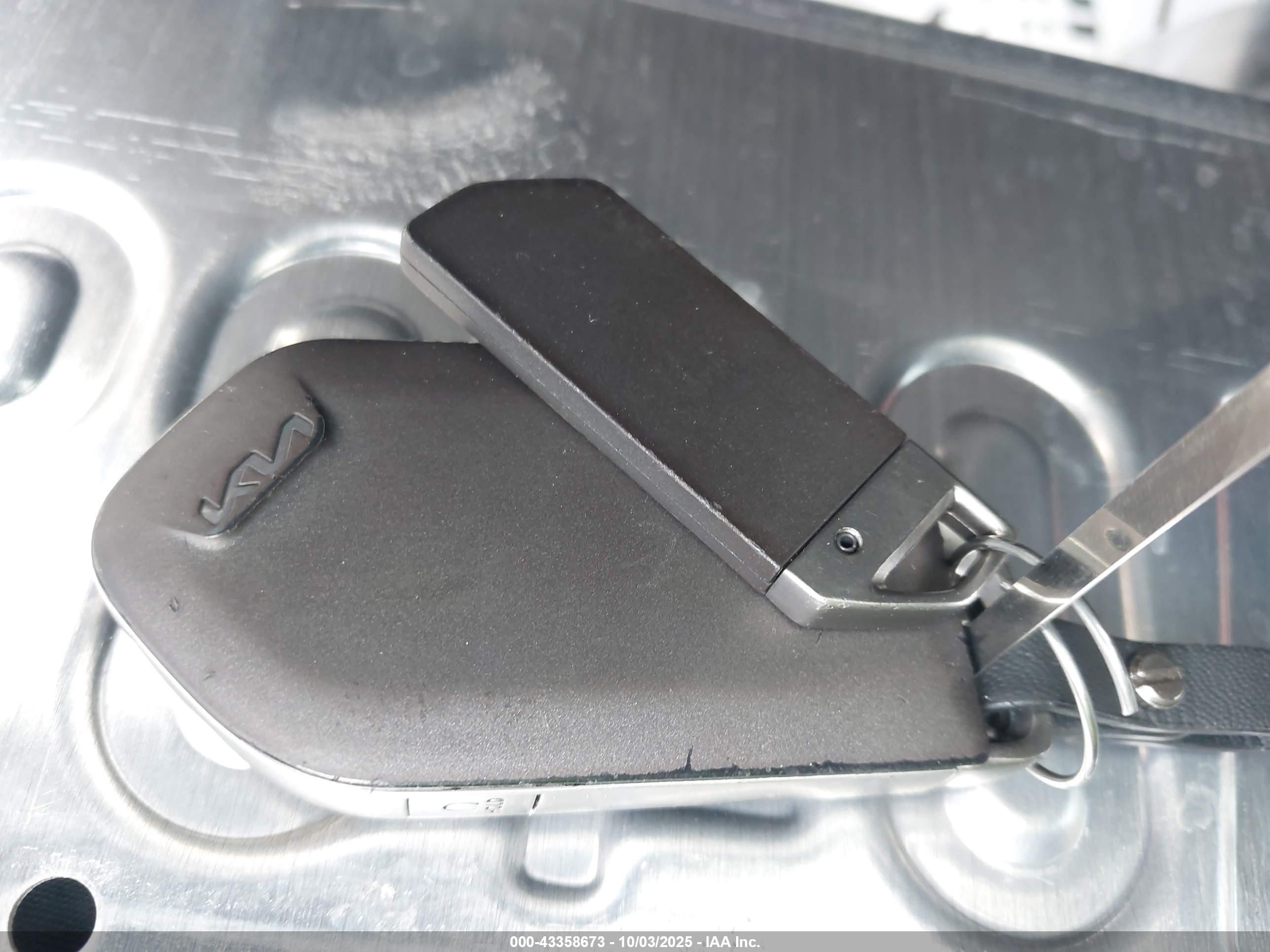 KIA K5 image 11